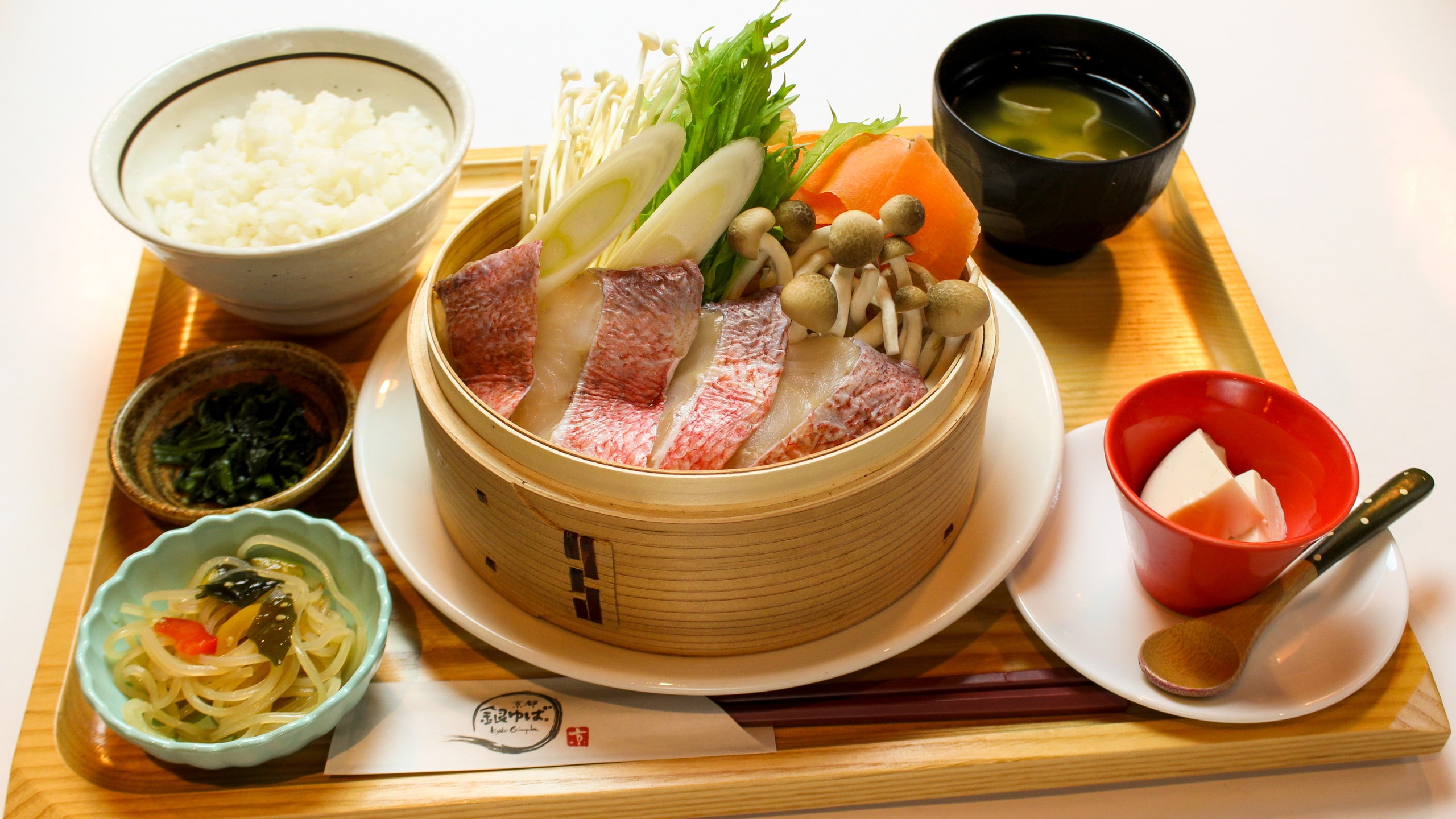 [Easy dinner] Steamed white fish and vegetables set meal