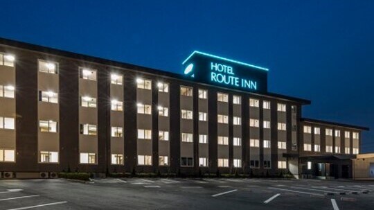 Route Inn Kumagaya exterior [night]