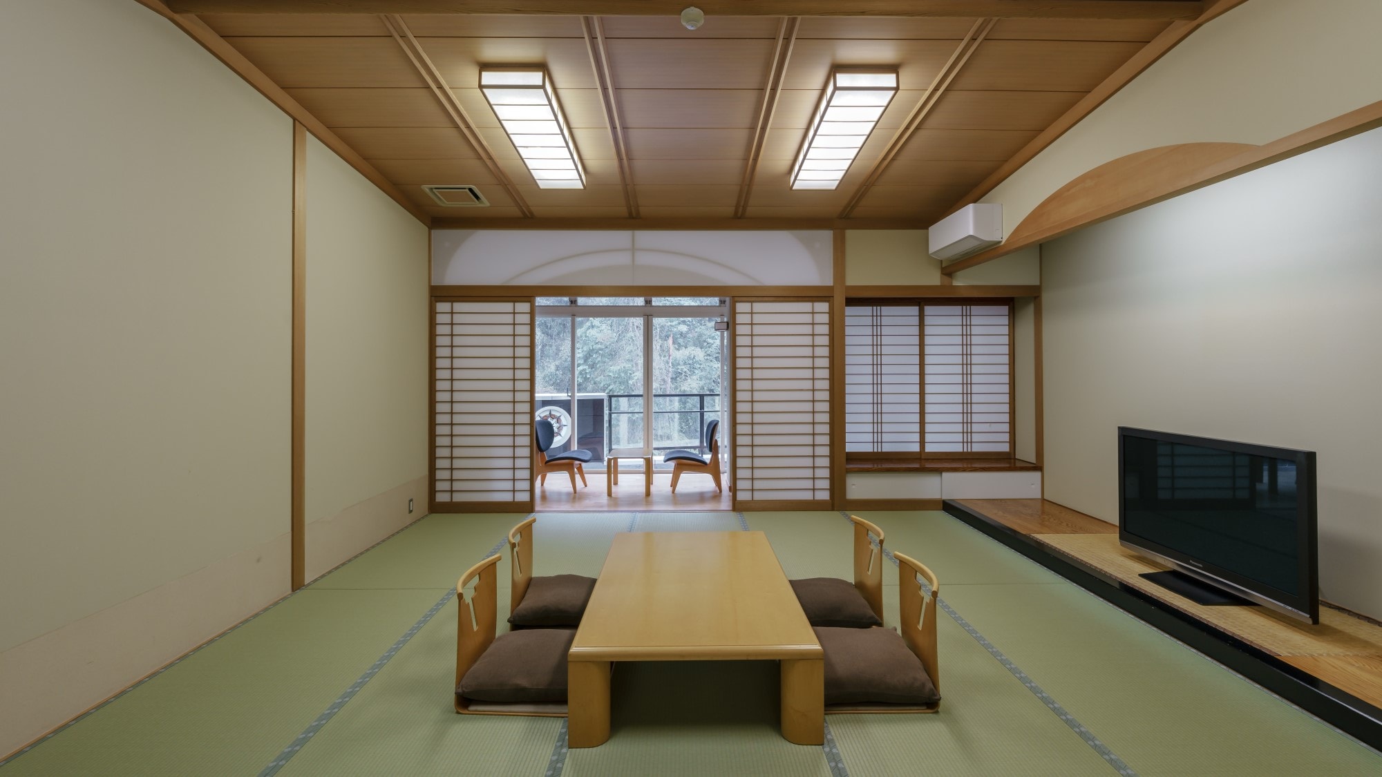 Japanese-style room (12 tatami mats) (non-smoking)