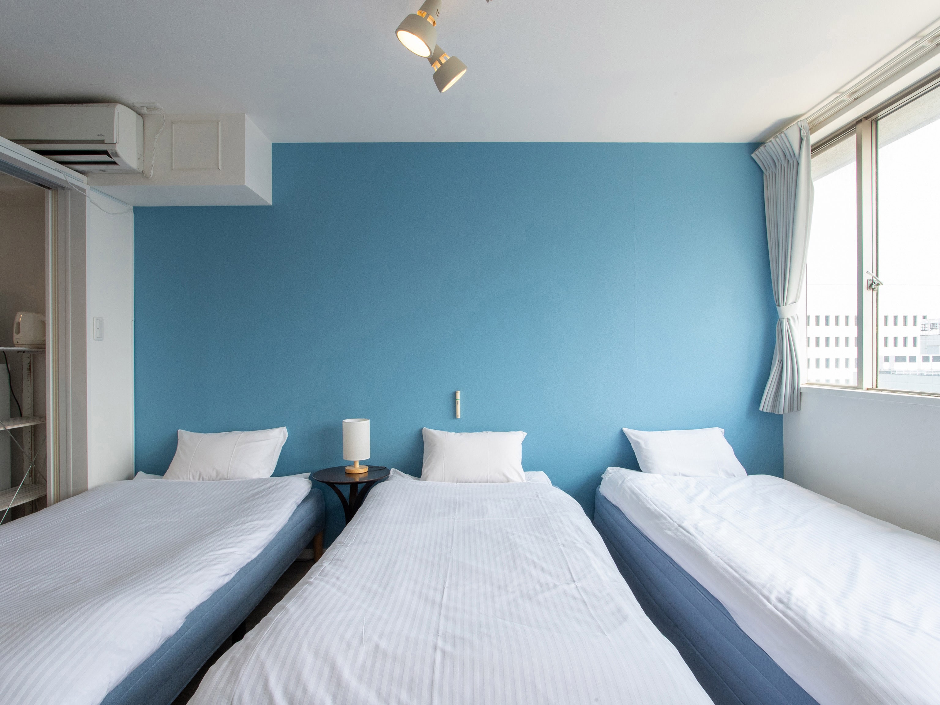 [Dilarang Merokok] Kamar Triple (kamar mandi dalam)