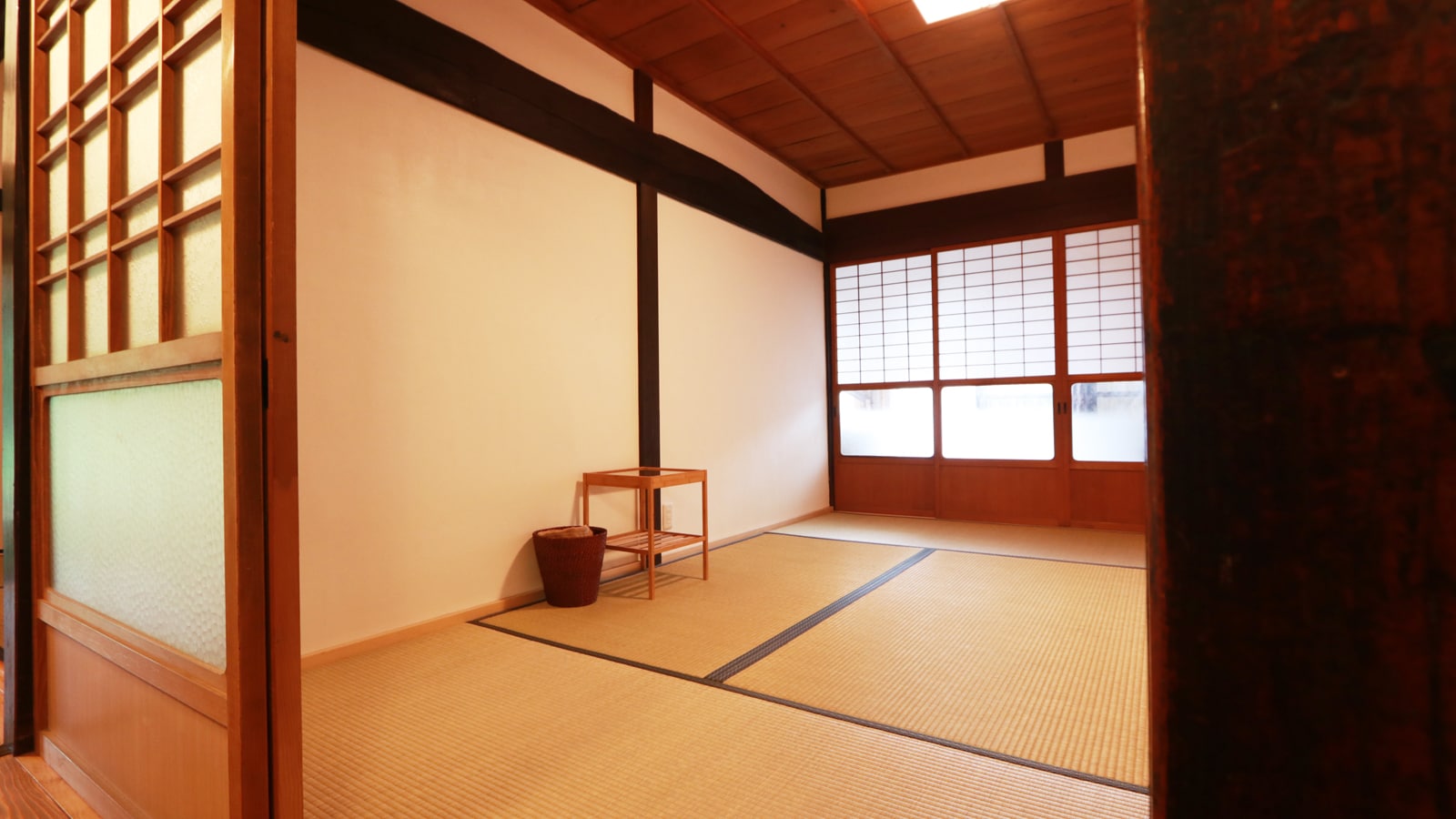 [Room 2] Please feel free to use these two rooms.