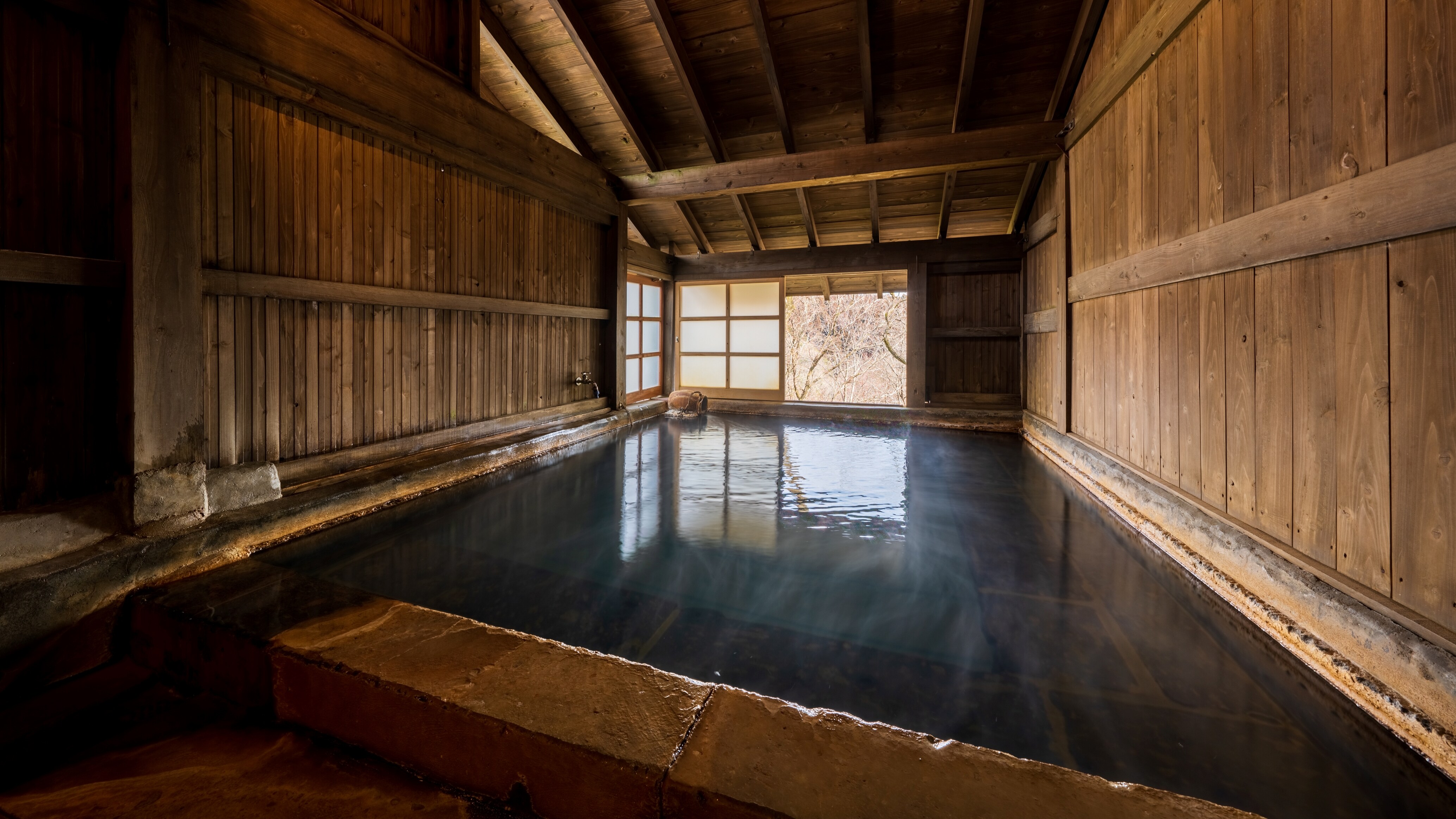 An example of a Japanese-Western style room "Uchiyu"