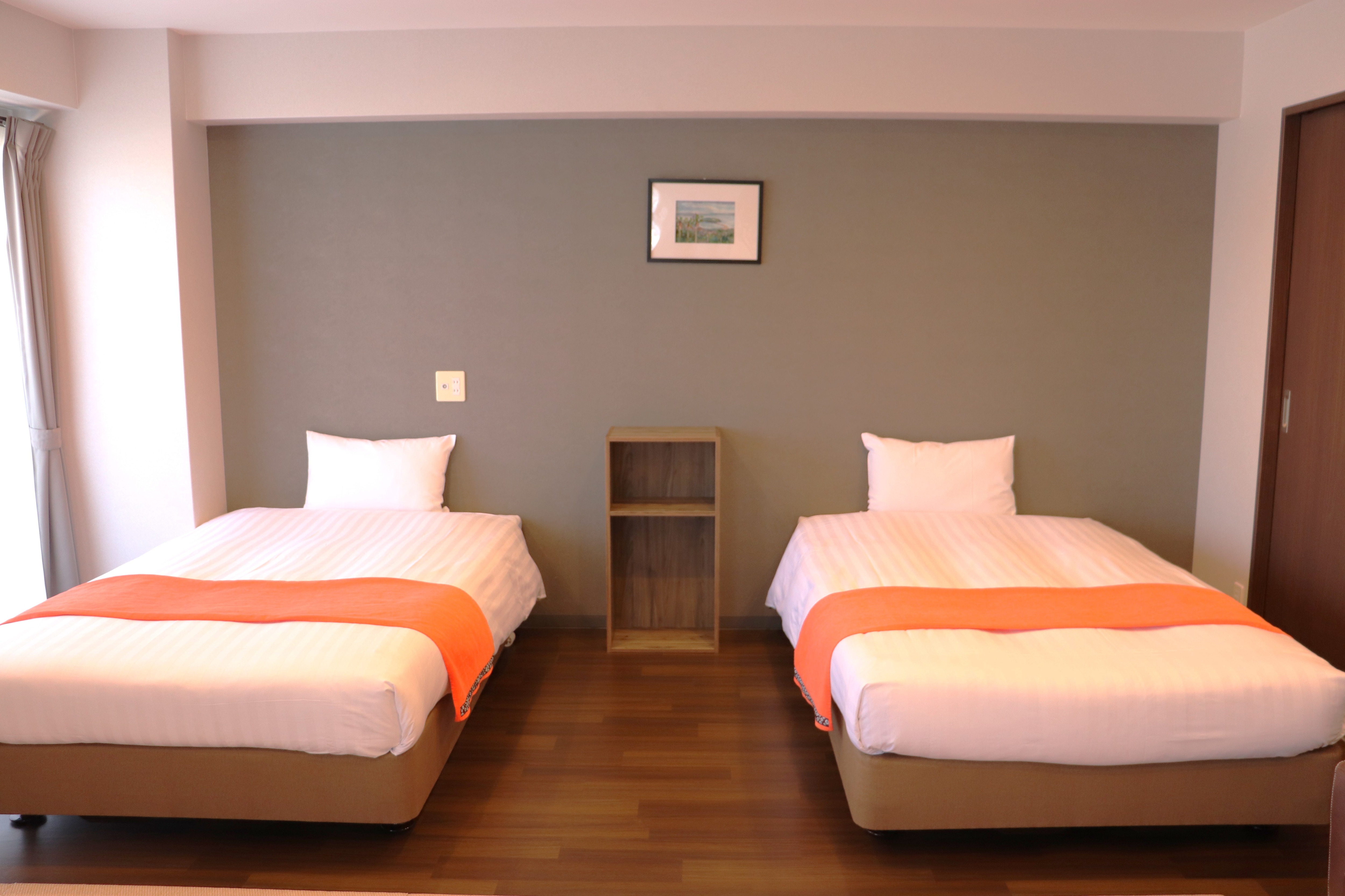 Japanese-Western style (bed)