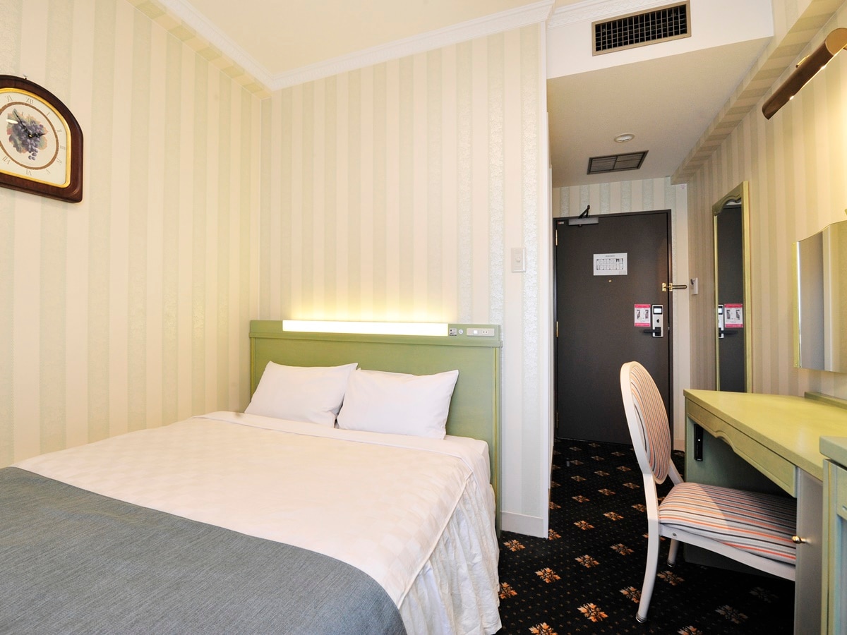 [Double room] Approximately 12 square meters, bed width 140 cm