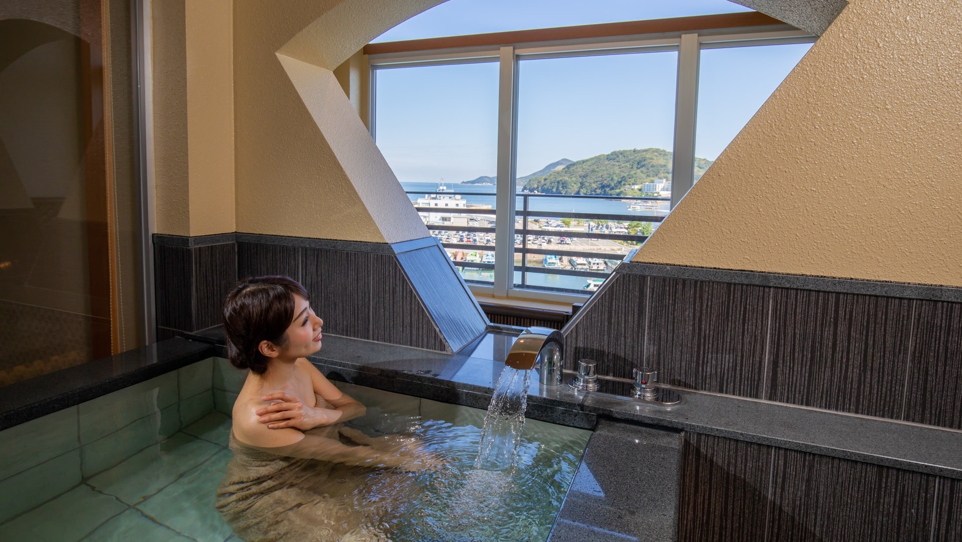 “南樓”帶露天浴池的豪華日式和西式房間（示例）