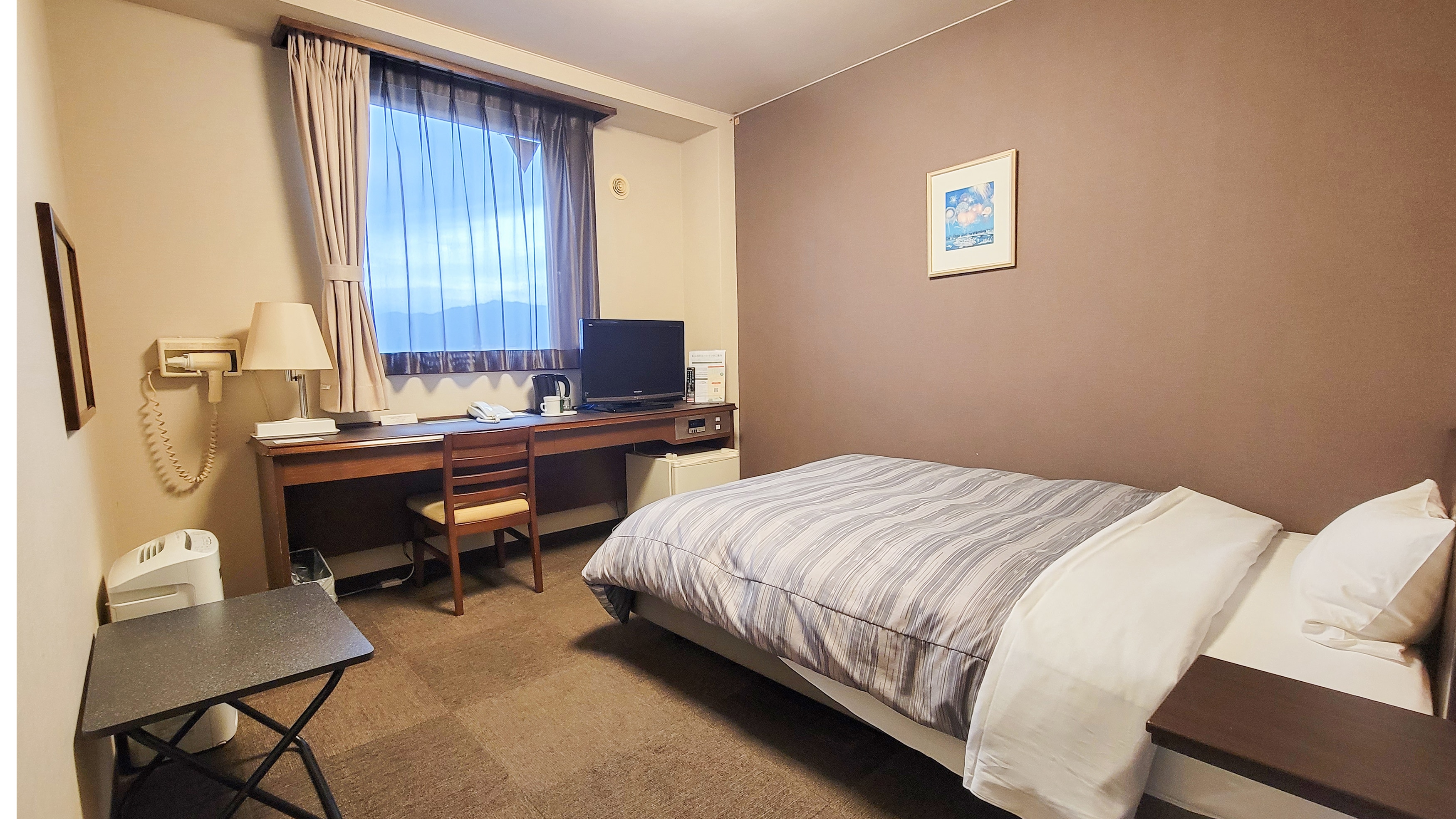 Single room Bed size 140cm x 196cm ★Free WOWOW viewing★