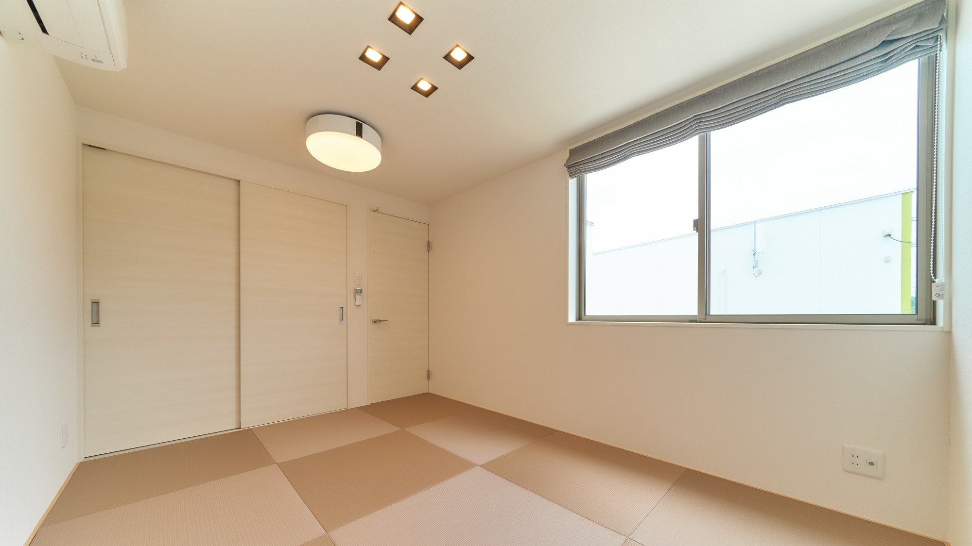 Japanese-style room