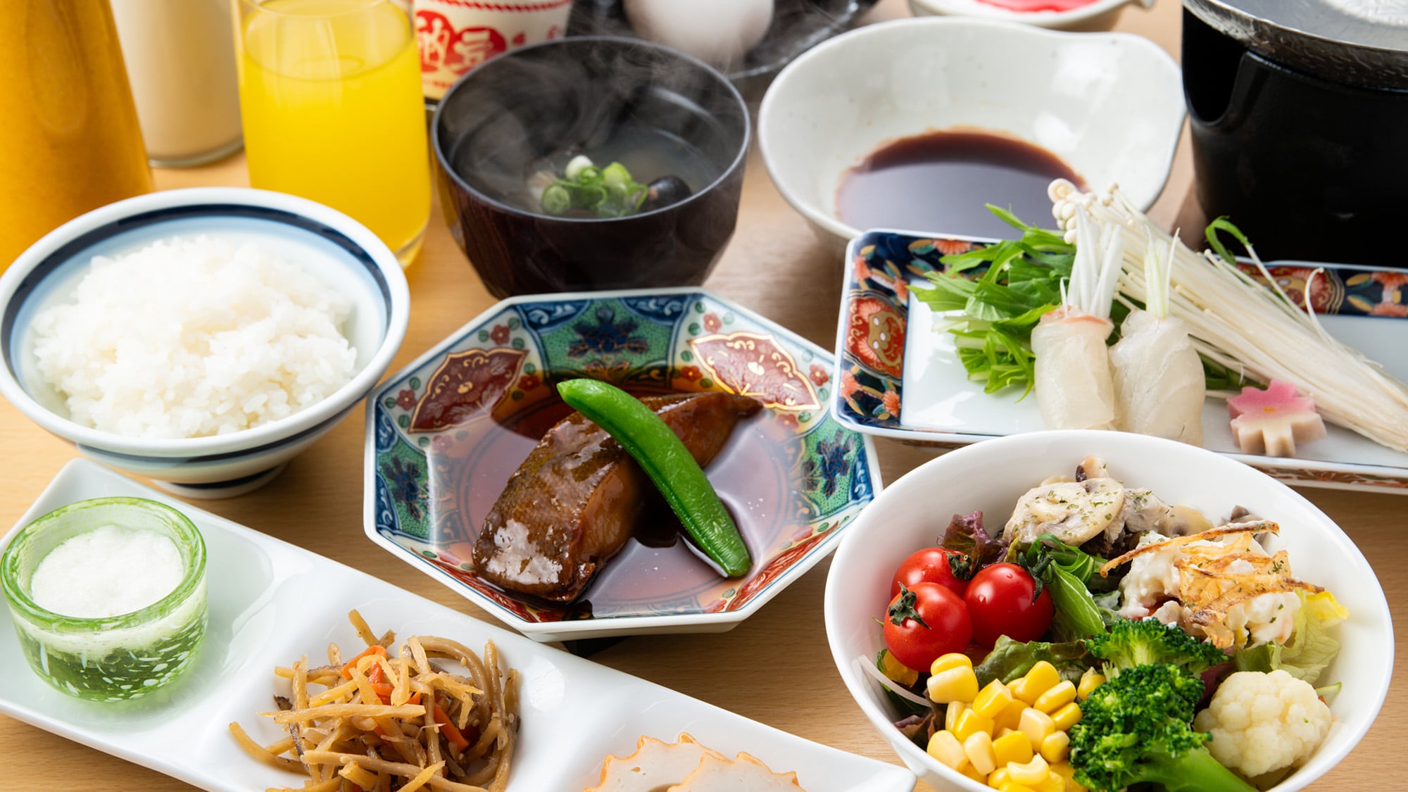 山阴特色早餐，蛤蜊汤和炖比目鱼