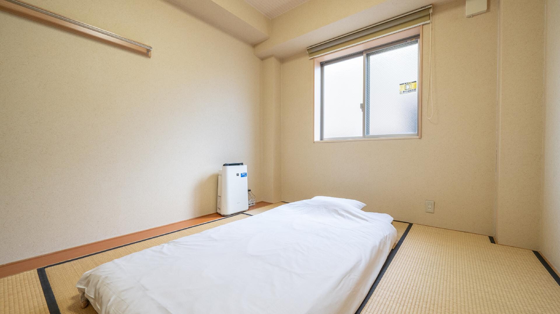 [Main building Japanese-style room 1] 6 tatami mats ◆ 9.95 square meters