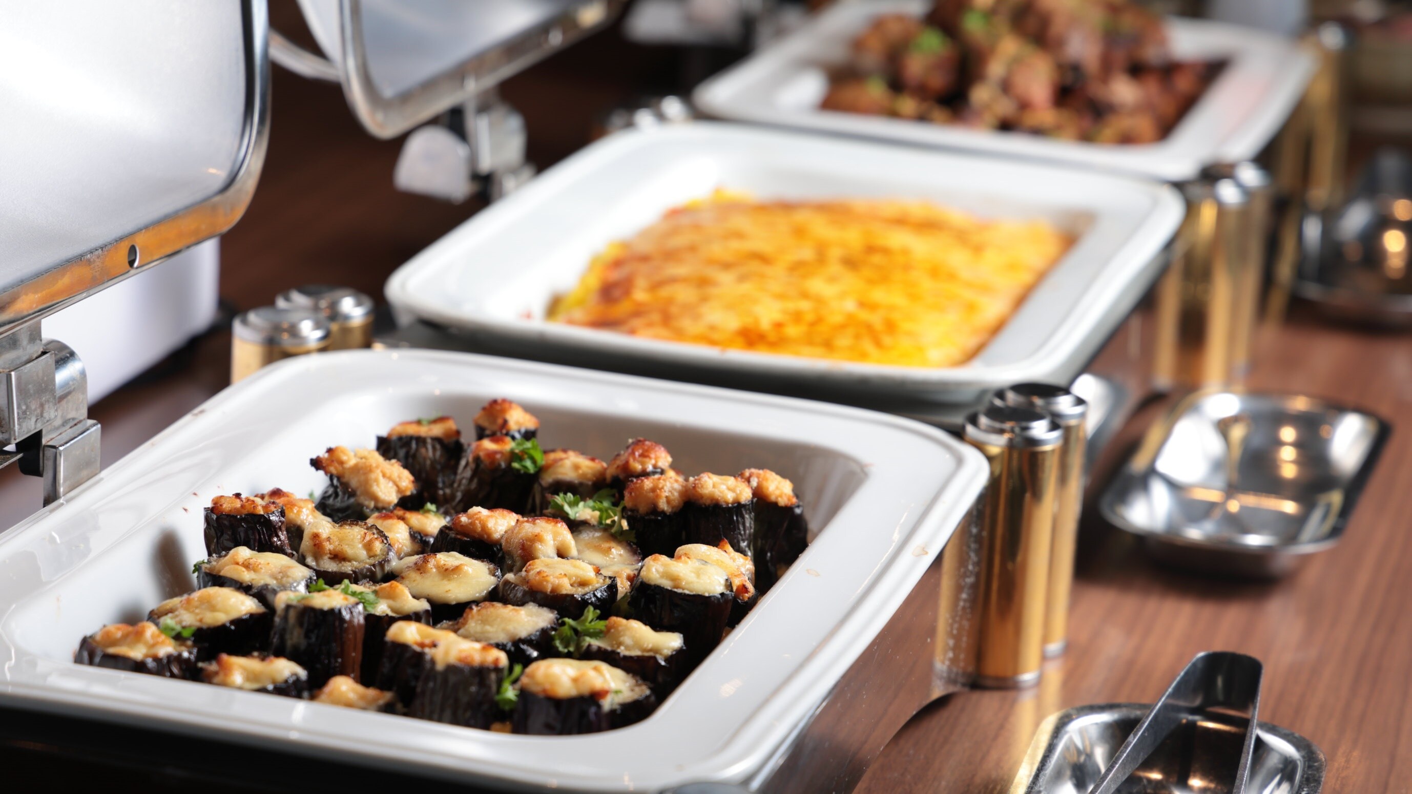 [Dinner] "Locally-sourced and seasonal" buffet / Example *Changes depending on the season