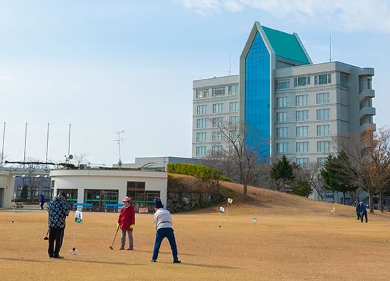 入住酒店的客人可以免费使用该设施（冬季除外）。