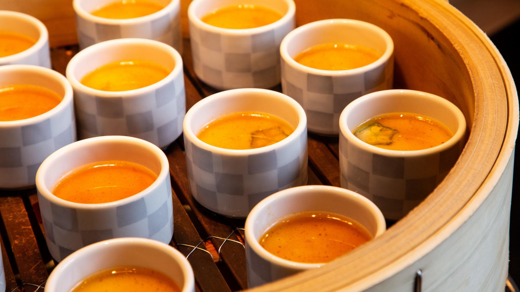 [Seikan Market dinner example] Seafood chawanmushi is served hot. (Changes depending on the season)