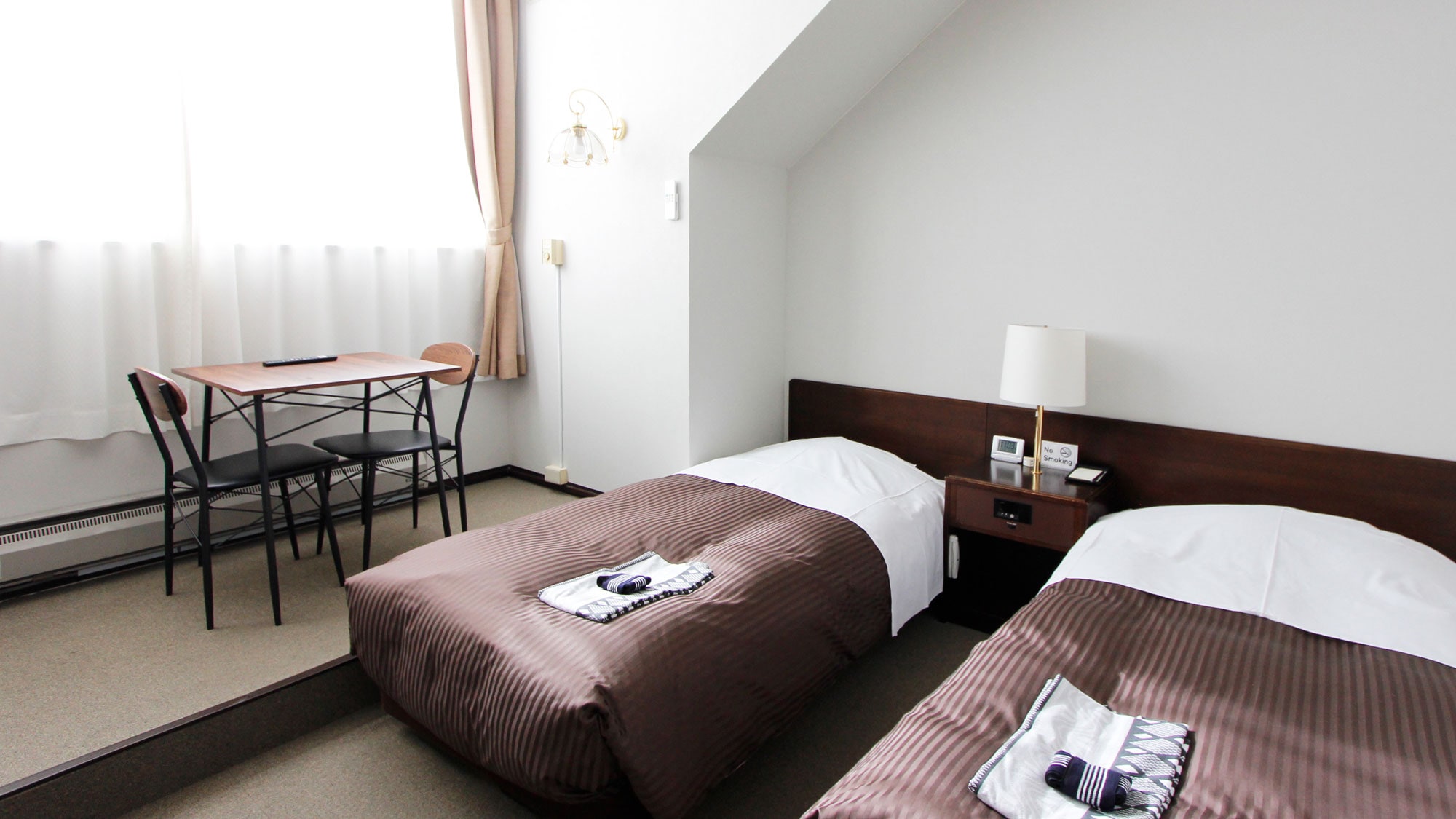 [เตียงคู่ขนาดใหญ่]