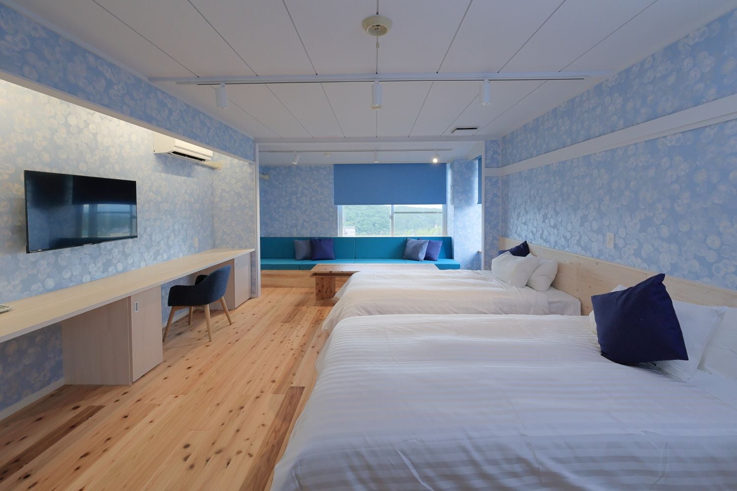 Sky Room/스카이룸: 아다치 타이라산에 펼쳐지는 "정말의 하늘"을 이미지.