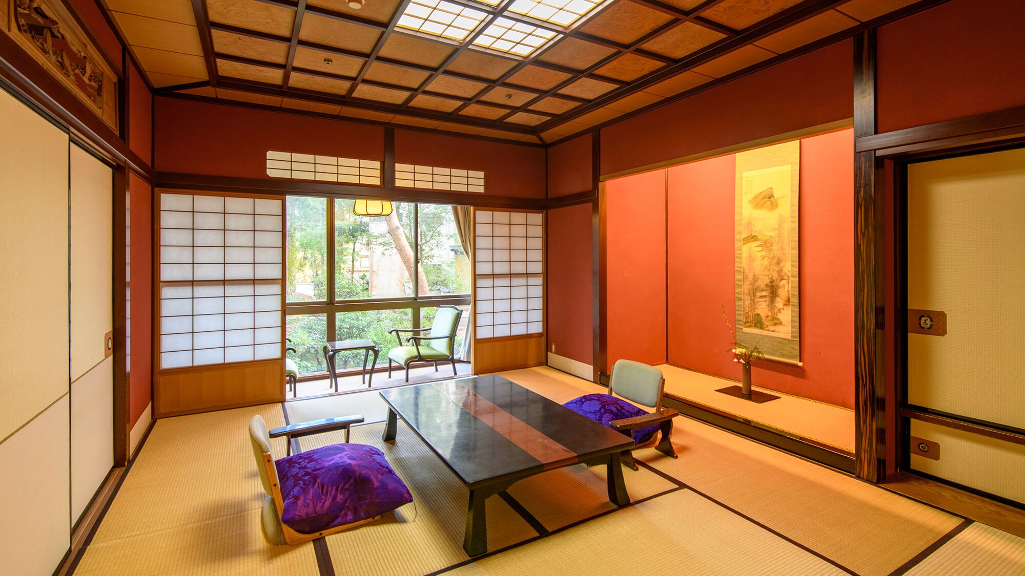 [Akizono Room: Junior Suite] A unique room with vibrant red vermilion walls.