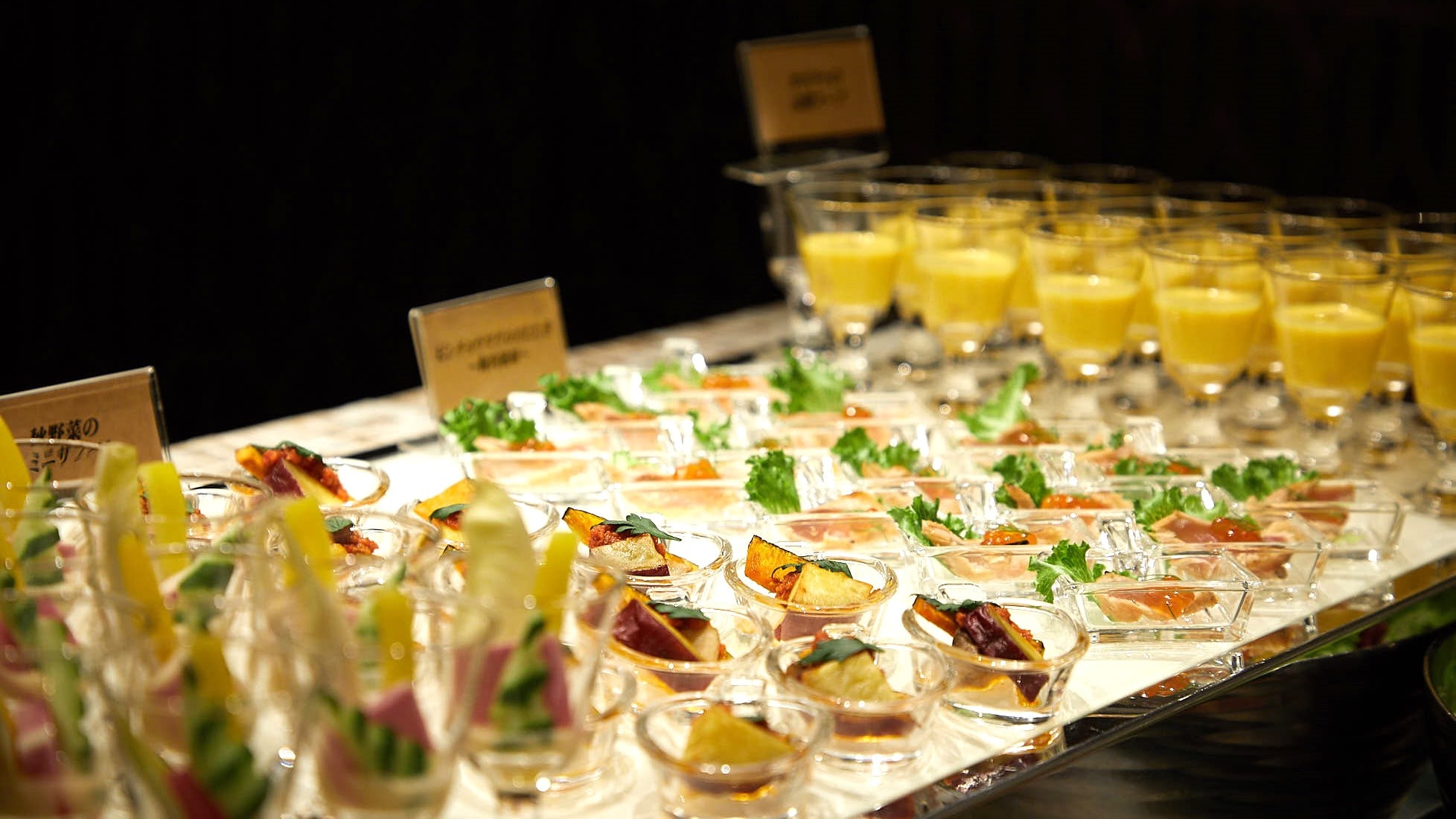 We offer appetizers that allow you to enjoy seasonal ingredients.