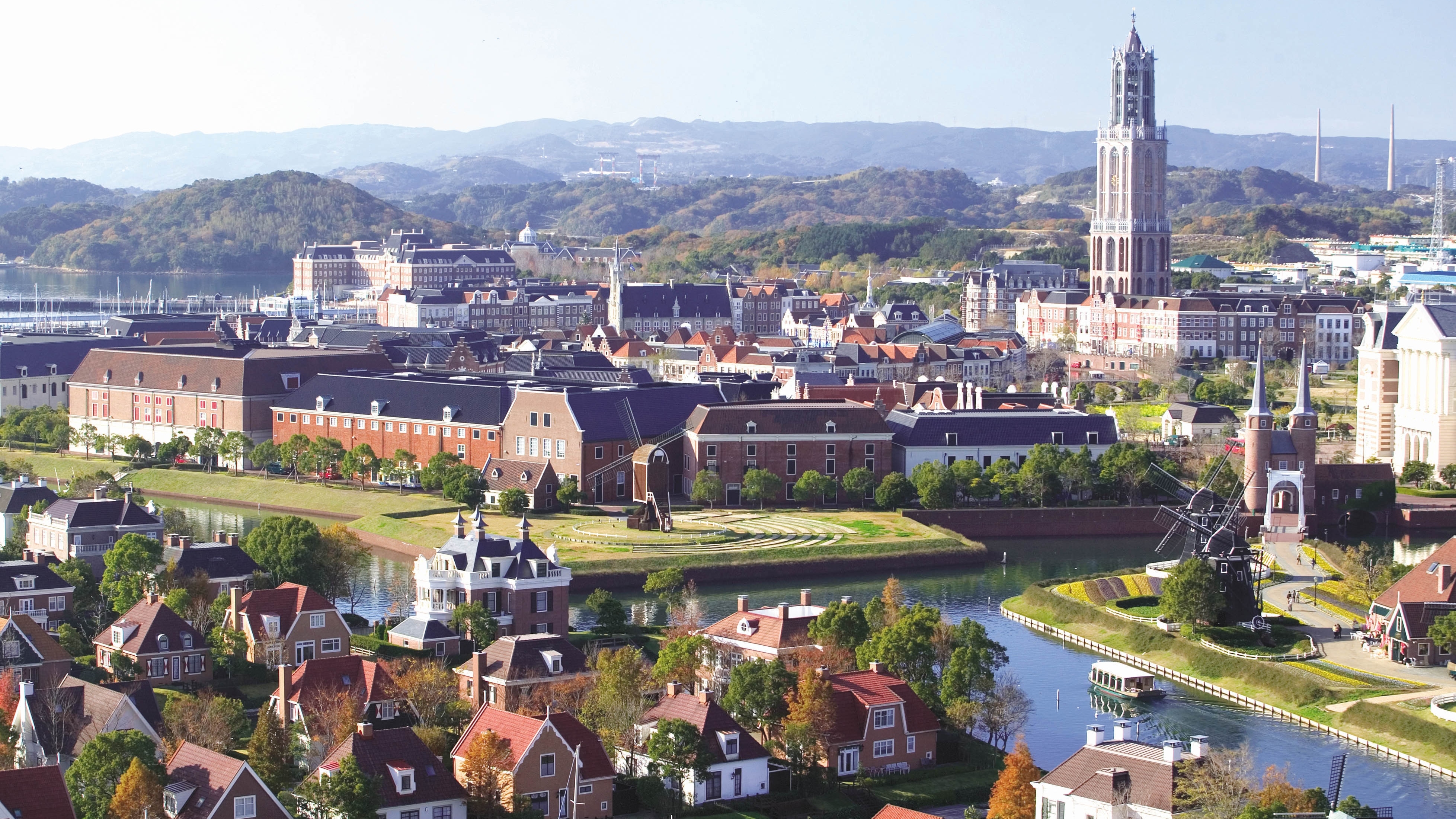Streetscape of Huis Ten Bosch