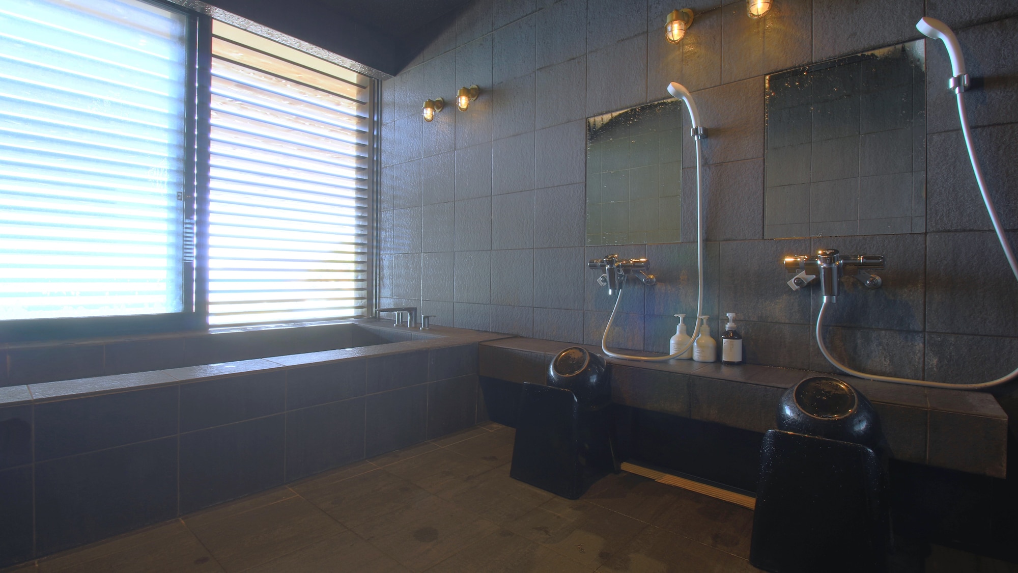 KYUBEE -Bathroom-Shared bathroom (4)