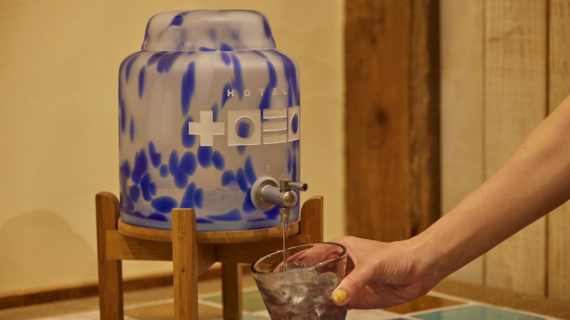 [Welcome drinks] We offer complimentary drinks such as Ishigakijima Awamori and Sanpin tea.