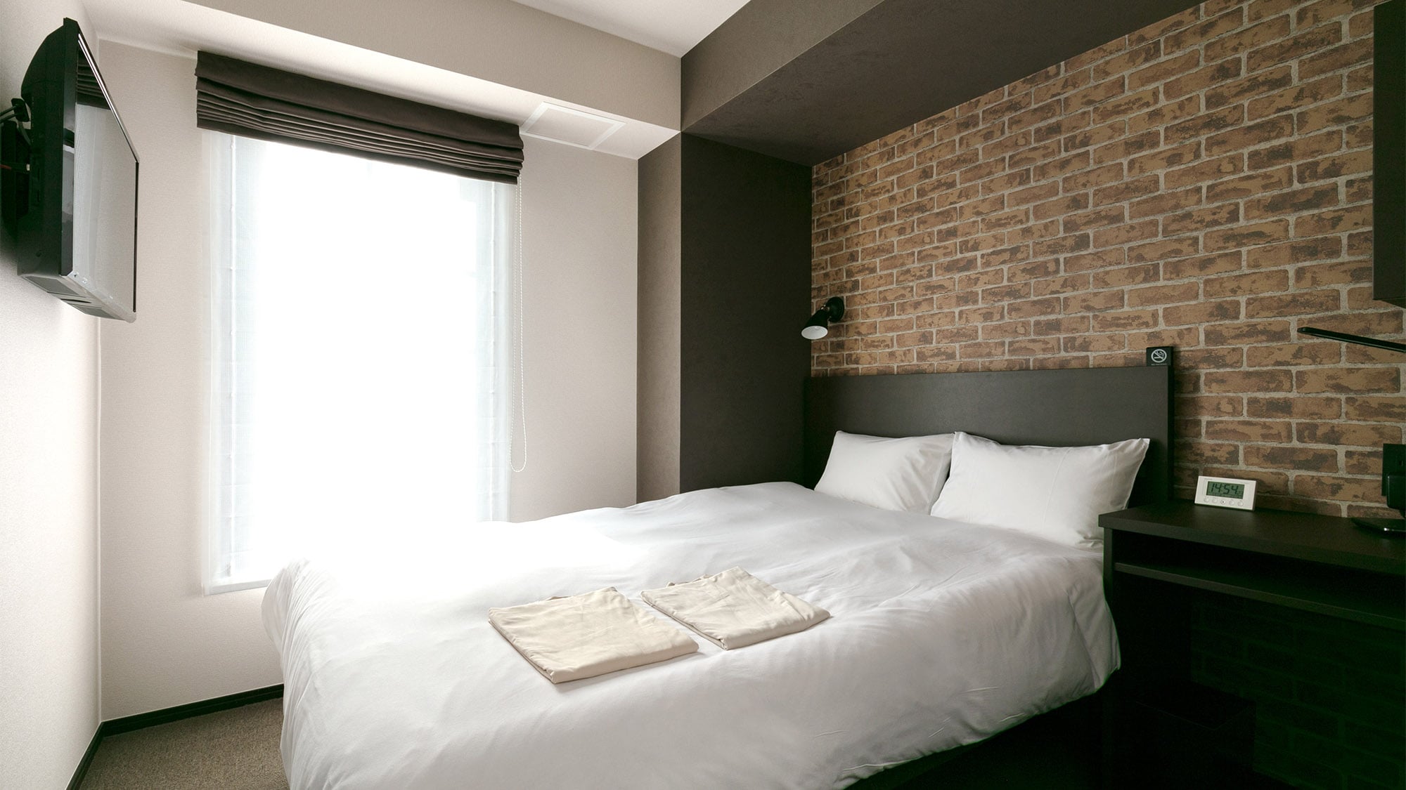 ・ Single room (double bed) / Large double bed & times; 1 or 2 people available