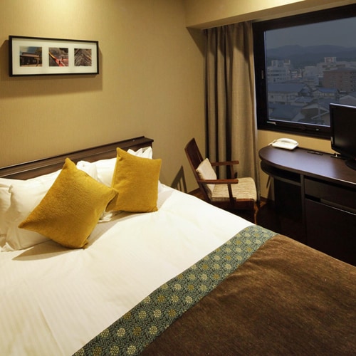 Kamar Double / Semua kamar adalah kamar sudut, ideal untuk penggunaan bisnis dan penggunaan santai.