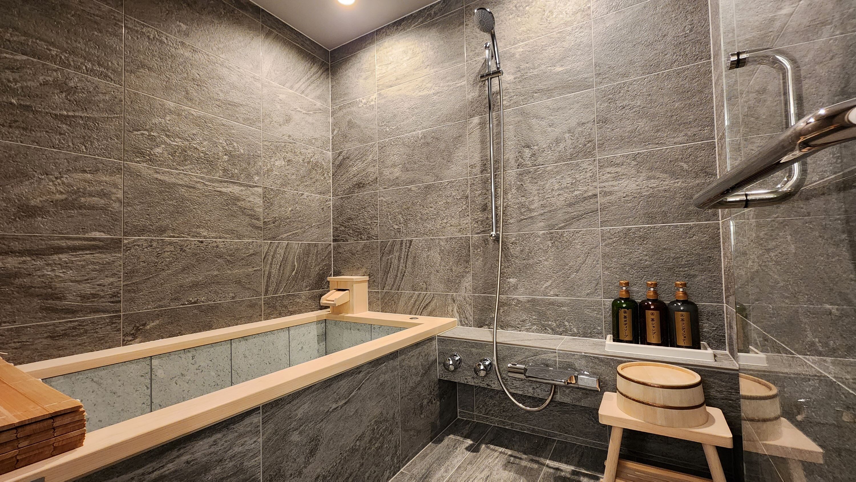 K [2nd floor Japanese-Western style room] Room for 2-4 people (Japanese-style hot spring bath in the room)