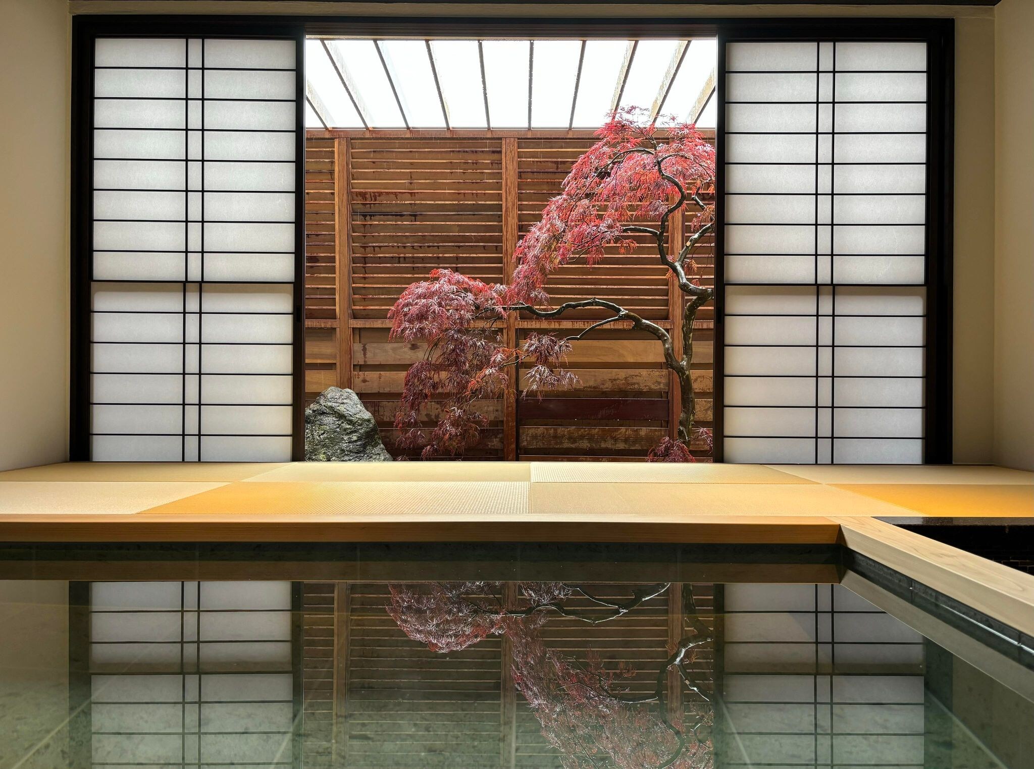 Semi-open-air private bath "Momiji"