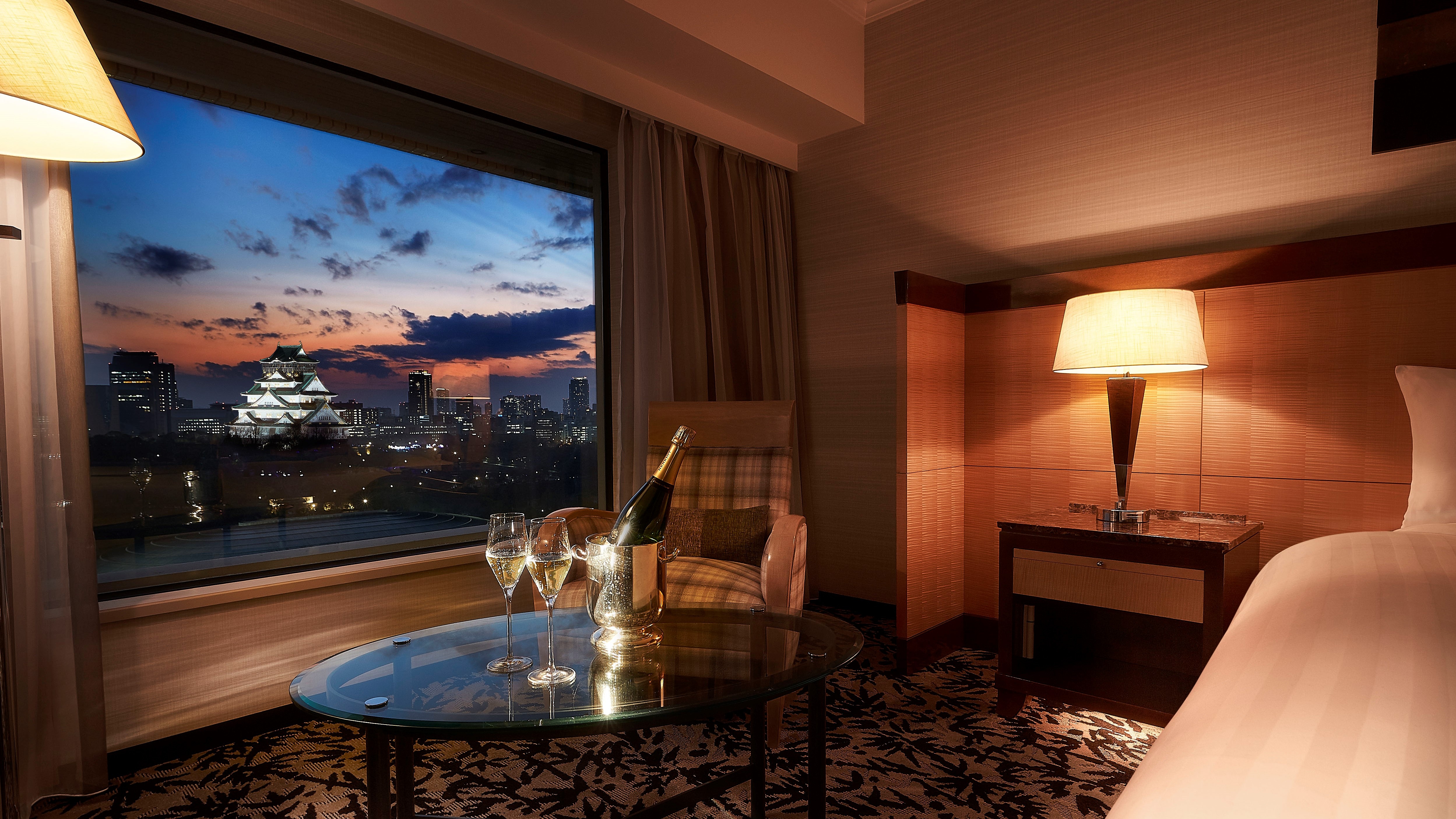 ラグジュアリージュニアスイート（60㎡、キャッスルビュー）