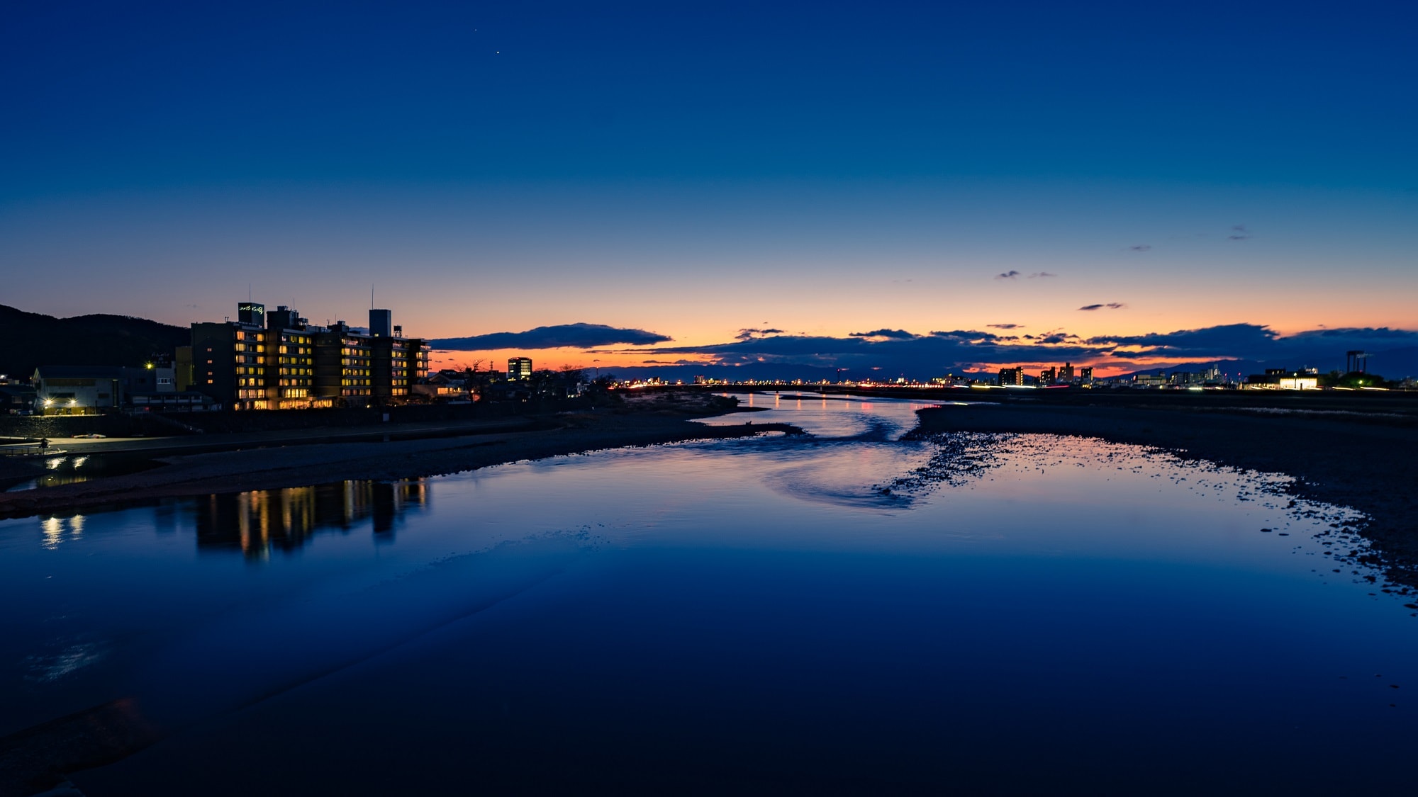 Juhachiro and Nagara River at dusk