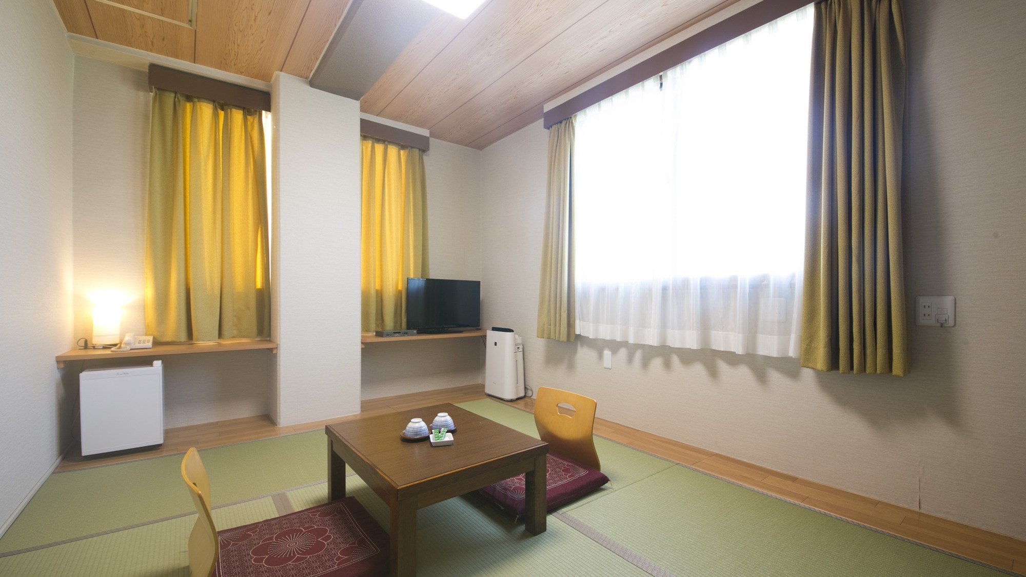 Main building Japanese-style room (smoking)