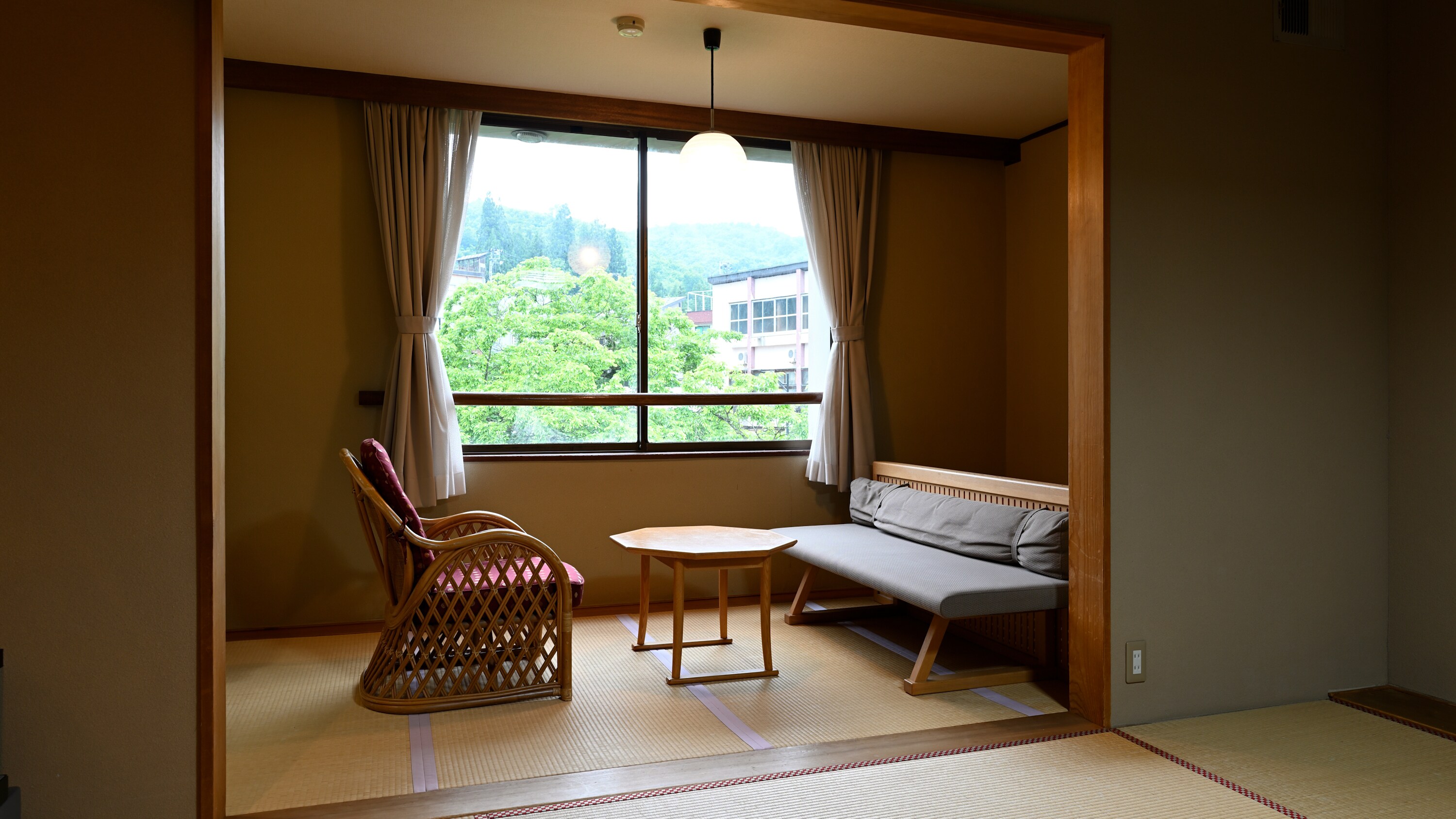 [Phòng] Không hút thuốc/Phòng kiểu Nhật 10 tatami/Phòng tắm ngoài/Sức chứa 6 người