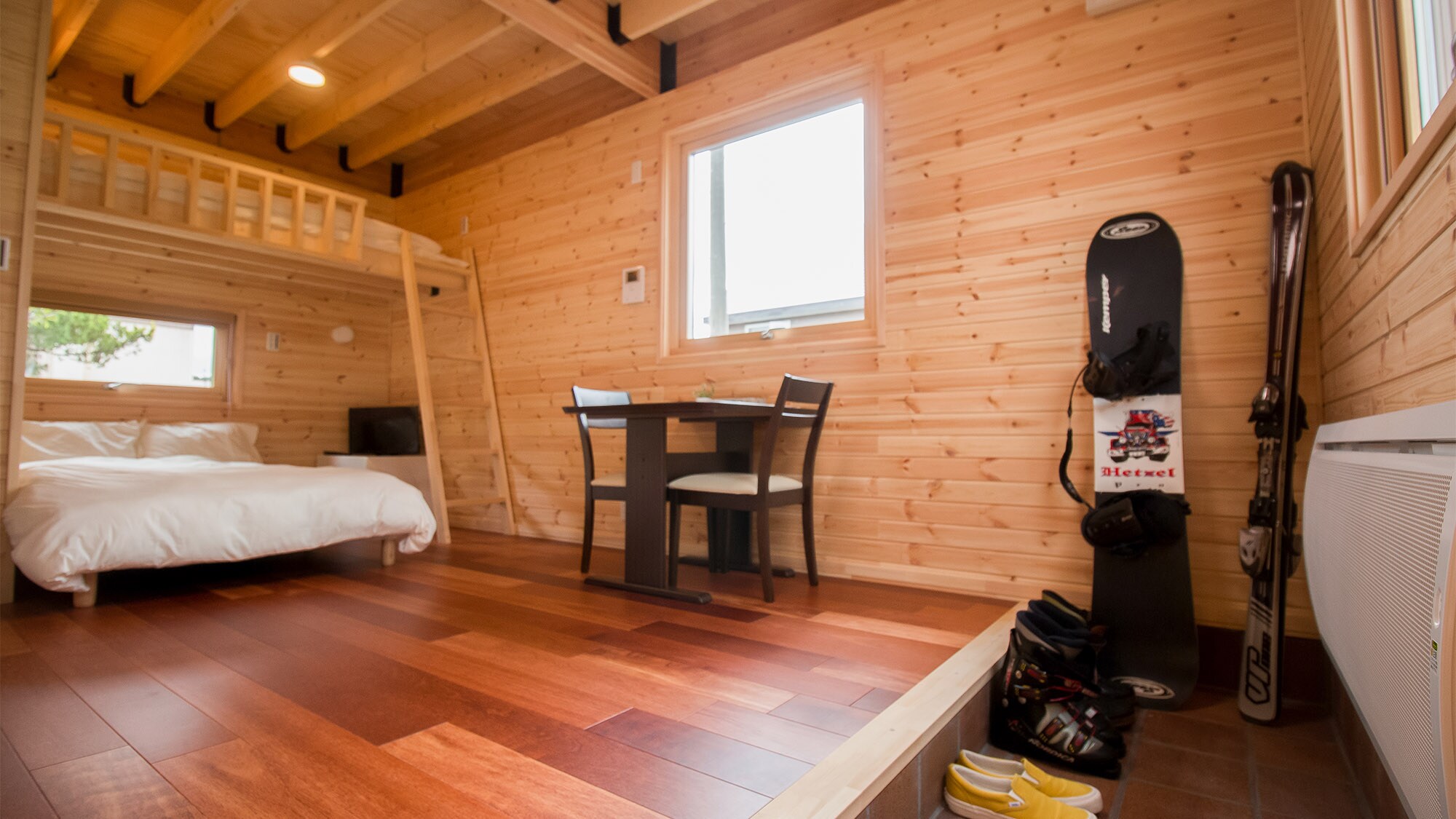 ・<Example of guest room (semi-double and loft)> A relaxing trip surrounded by nature