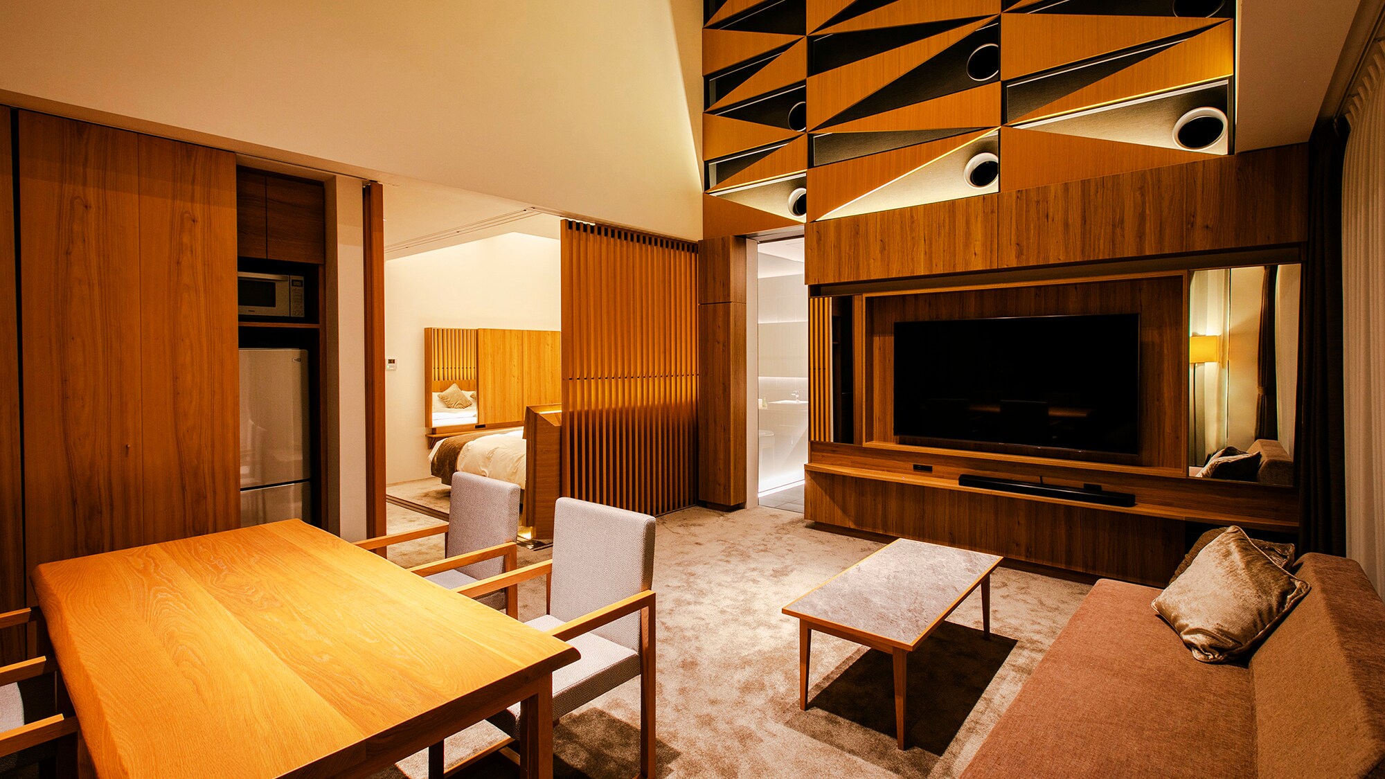 [ห้องสวีทพร้อมจากุซซี่กลางแจ้ง] [68 ตารางเมตร]