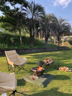 สถานที่จัดกองไฟ (สนามหญ้า)