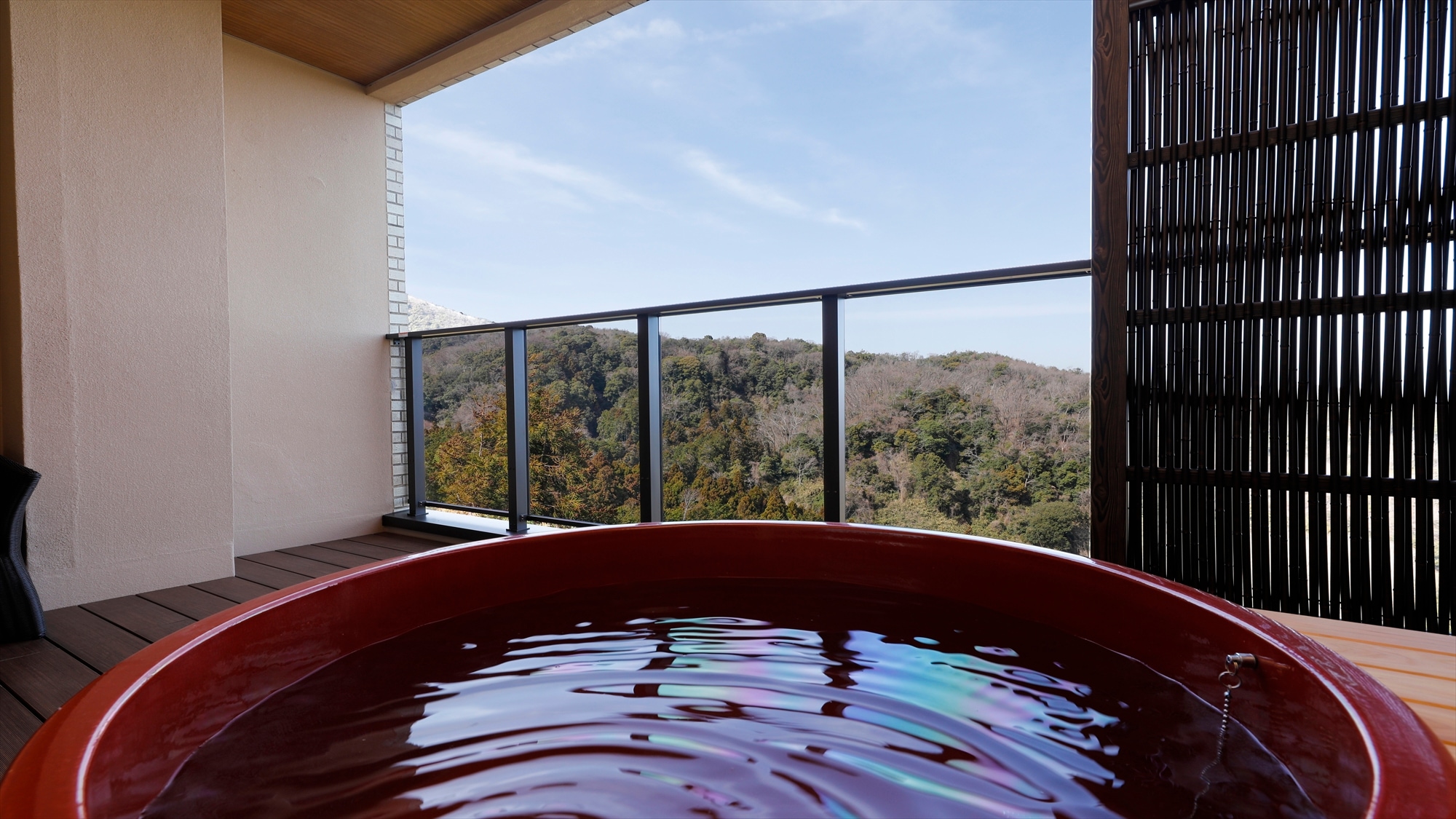 An example of a junior suite with an open-air bath