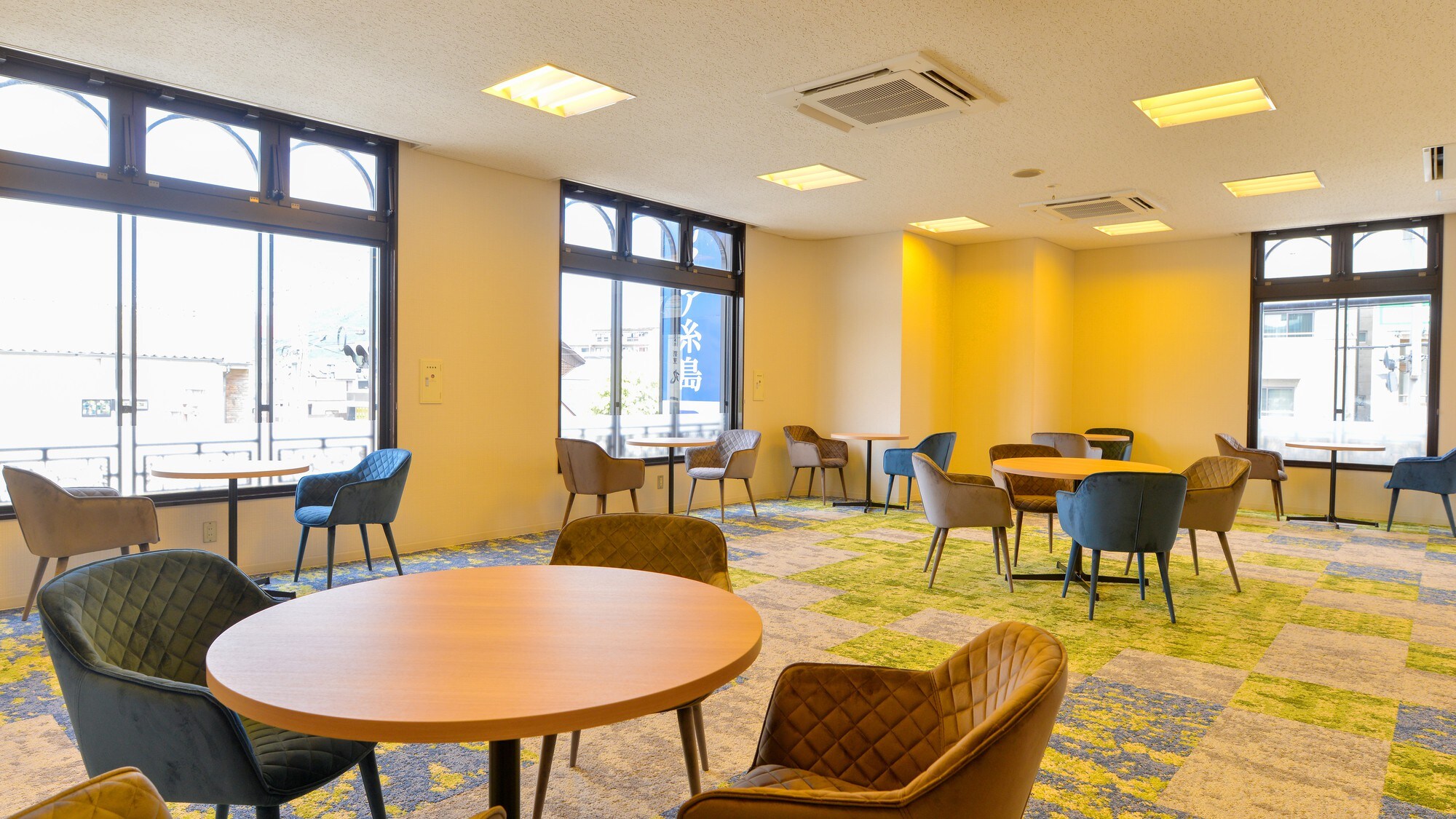 <Guest exclusive lounge>