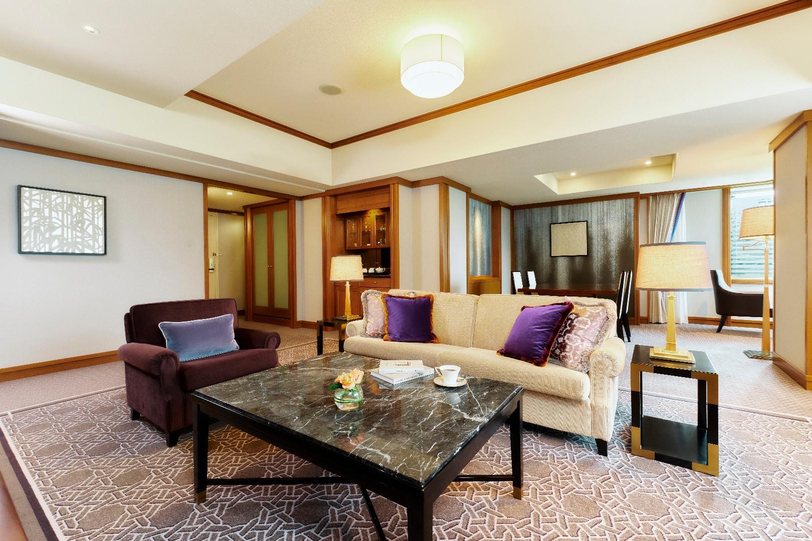 [Main Building Regular Floor] Park View Corner Suite Living_901