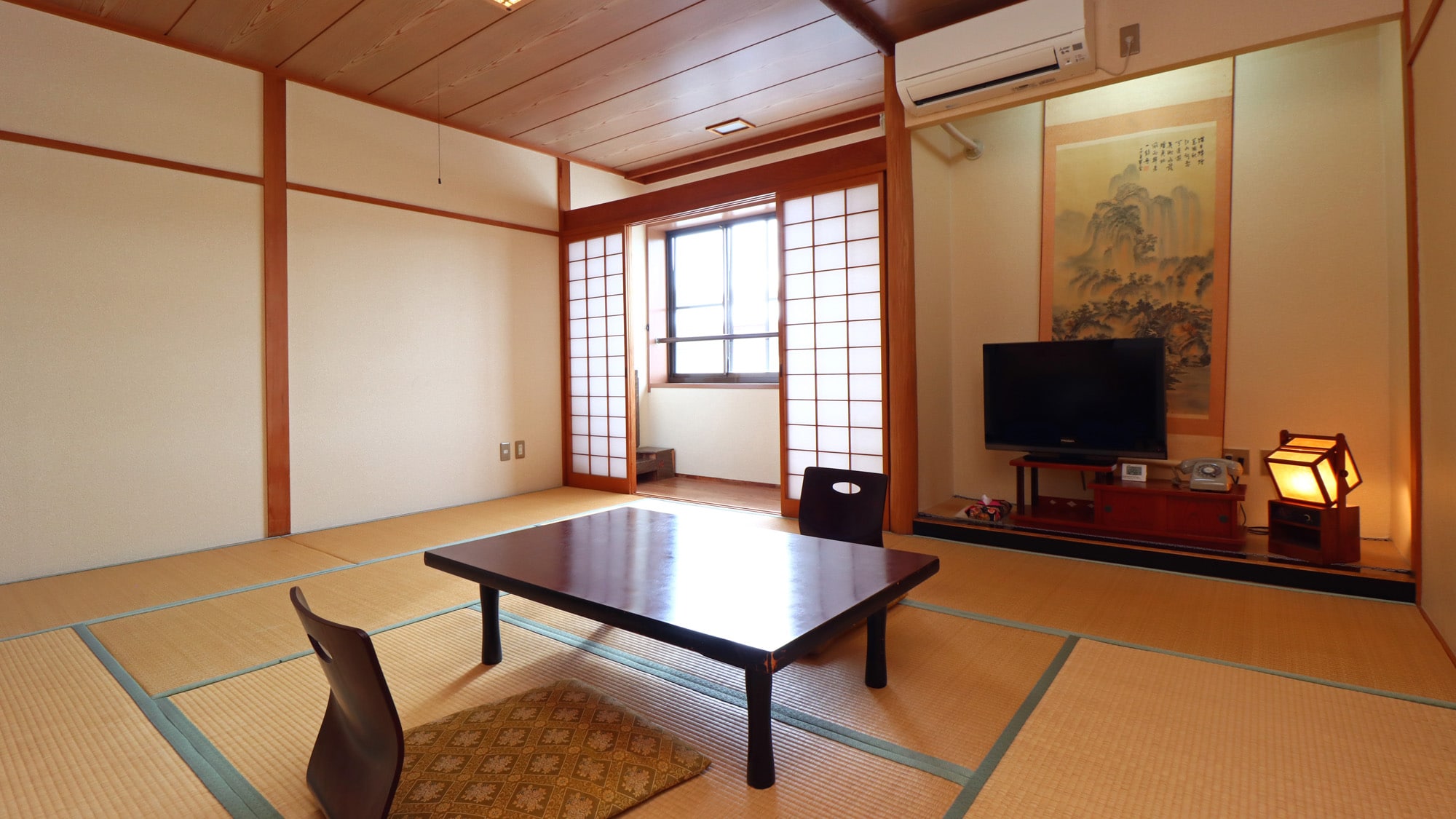 # [Ruang bergaya Jepang dengan 10 tikar tatami] Kamar modern dengan tata letak yang luas yang akan menenangkan jiwa Anda.