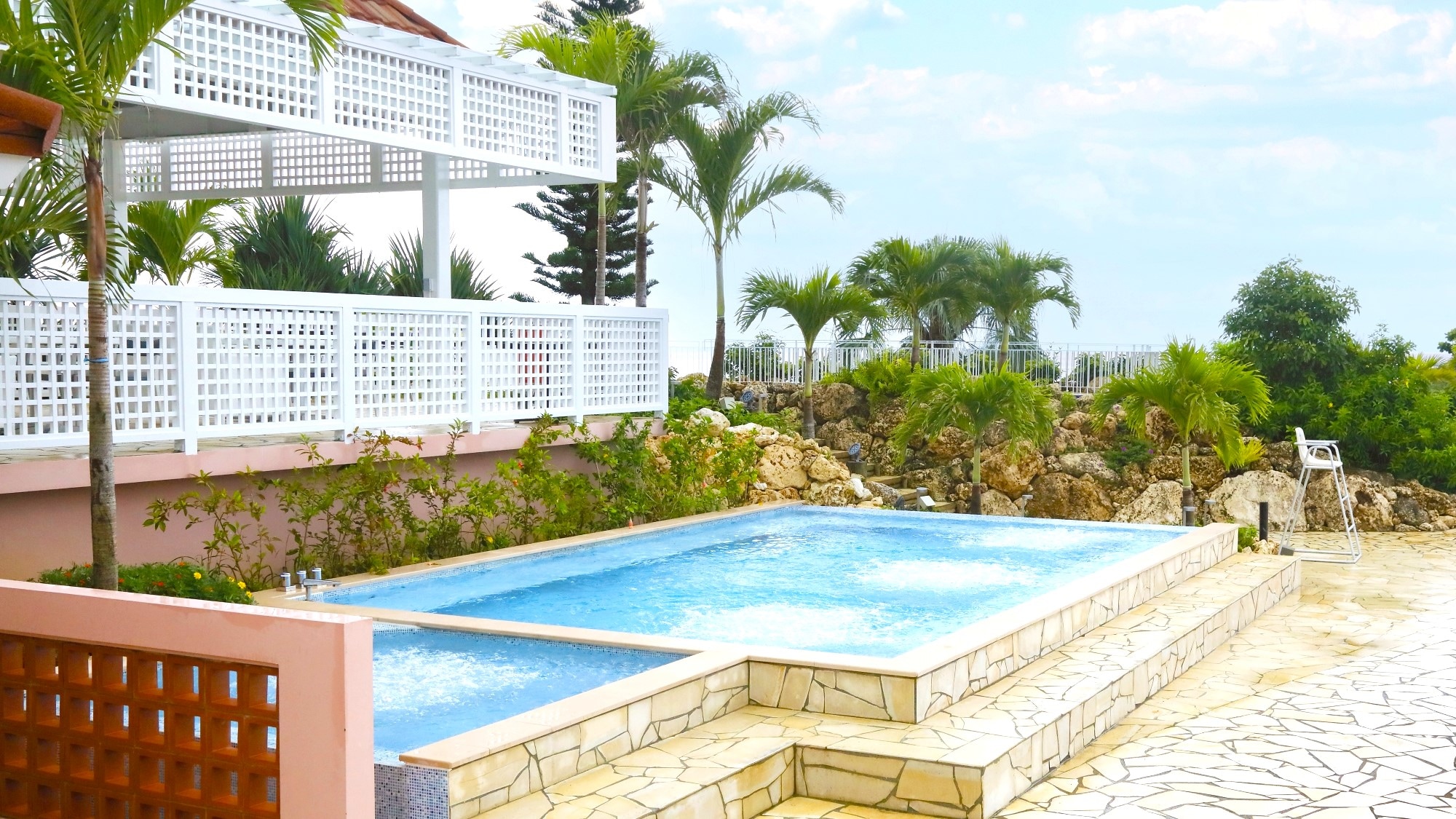 [Dry sauna & blower pool] After the sauna, relax in the spacious blower pool.