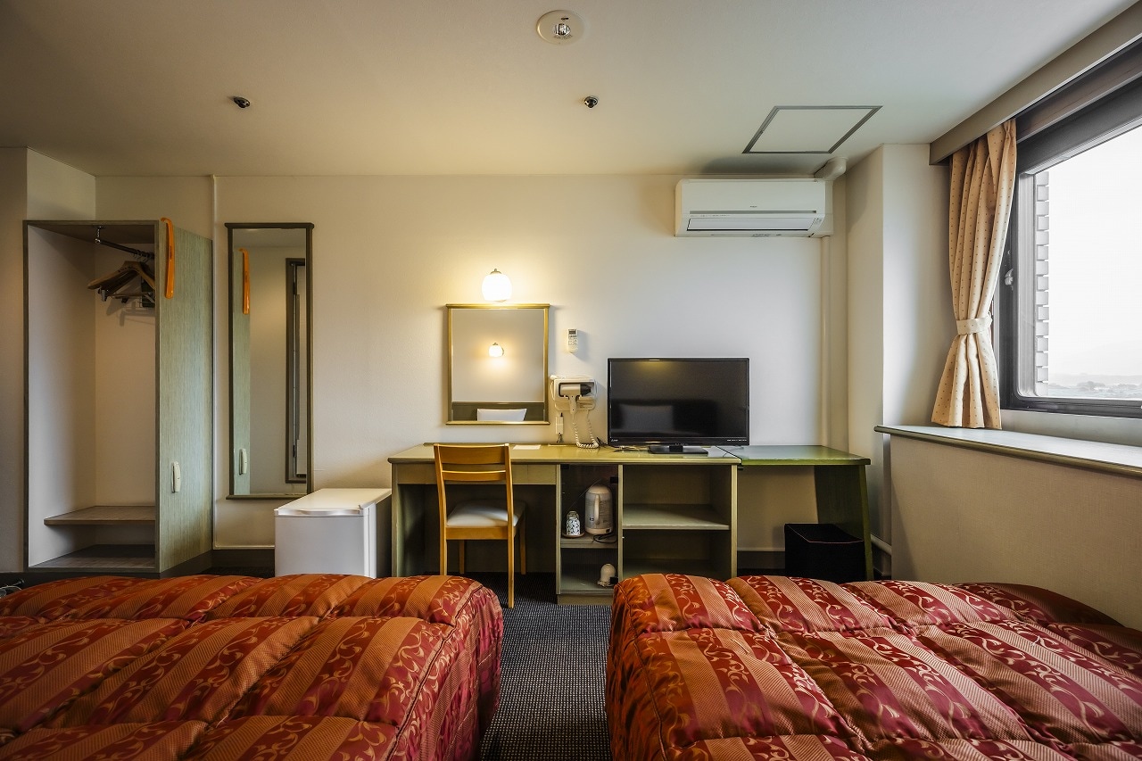 [Guest Rooms] Twin rooms are popular with families and couples