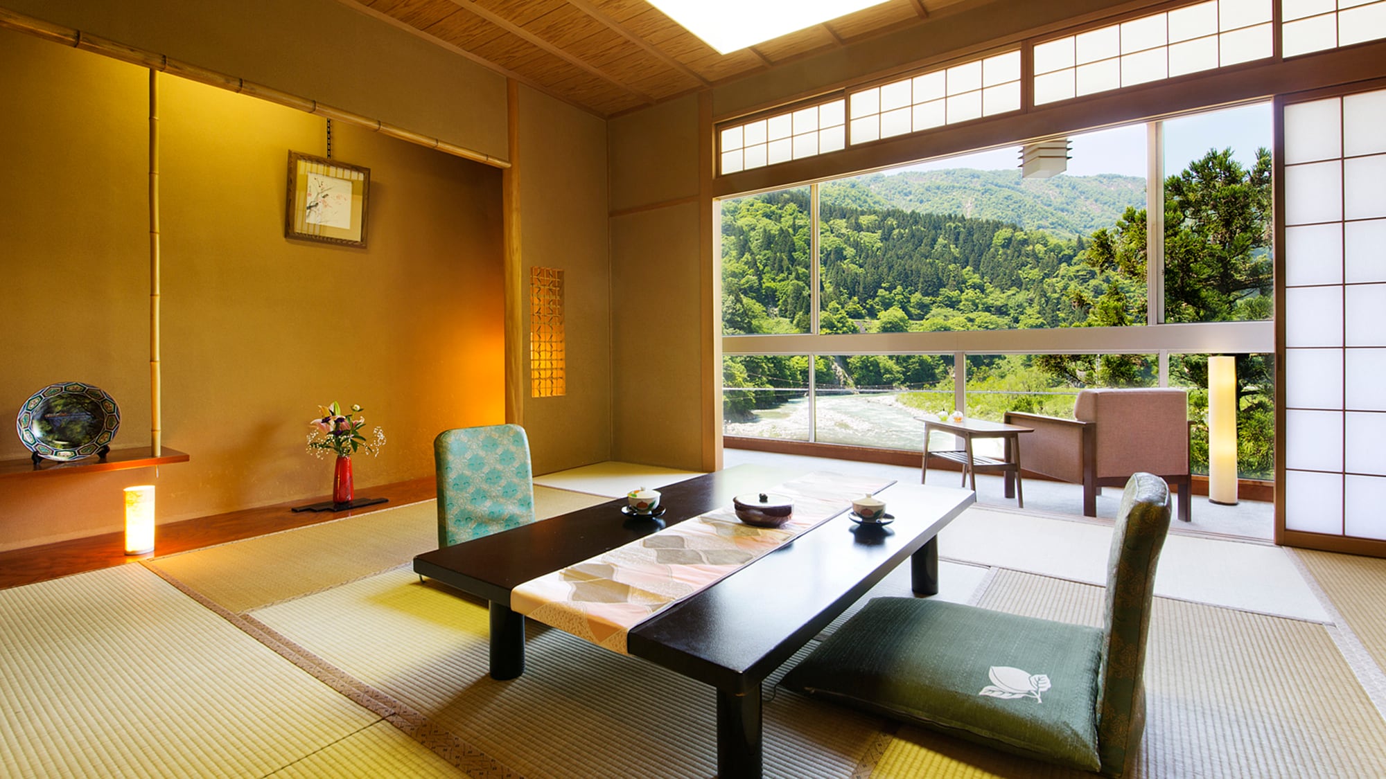 Kamar bergaya Jepang dengan pemandangan Sungai Kurobe