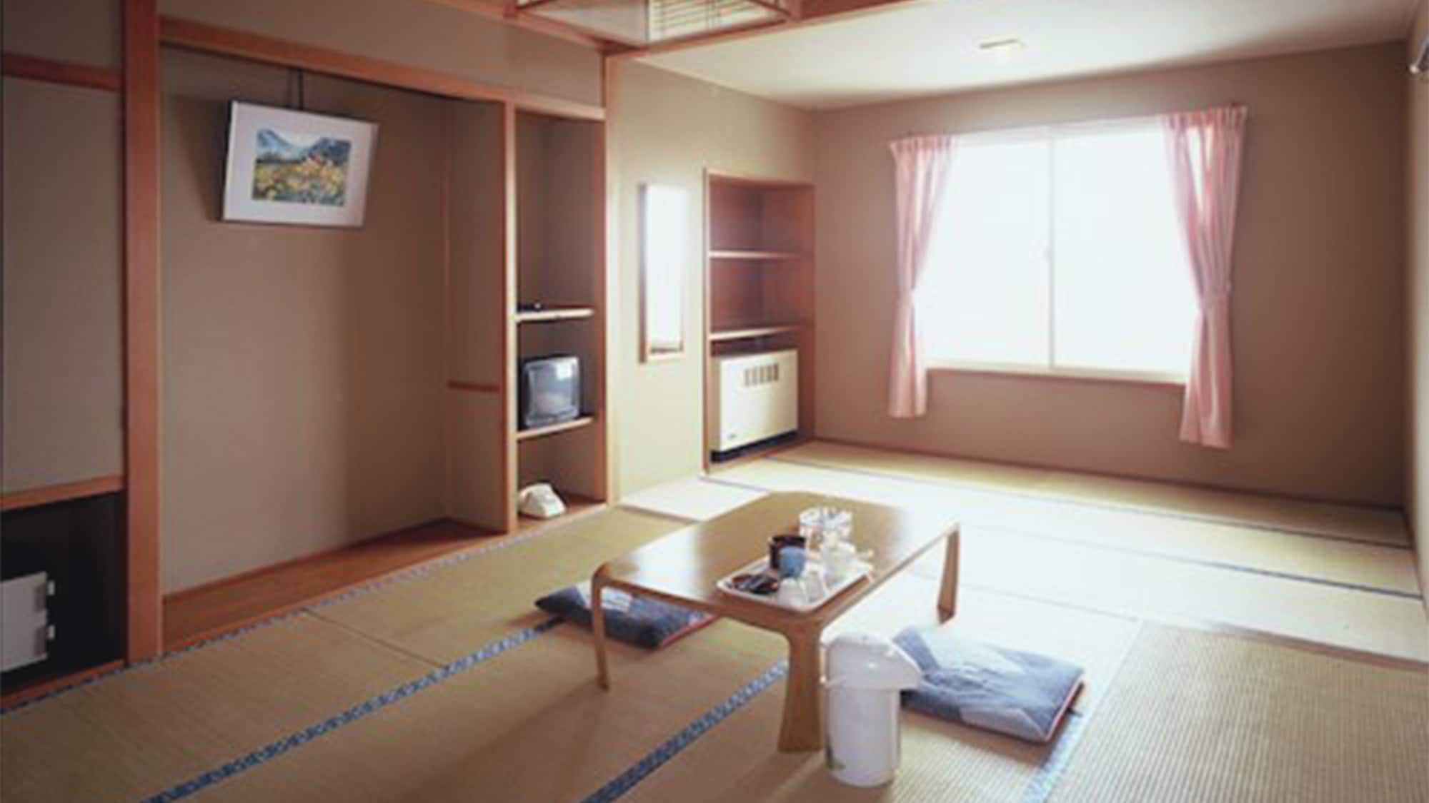 ・請在寬敞的房間內放鬆。