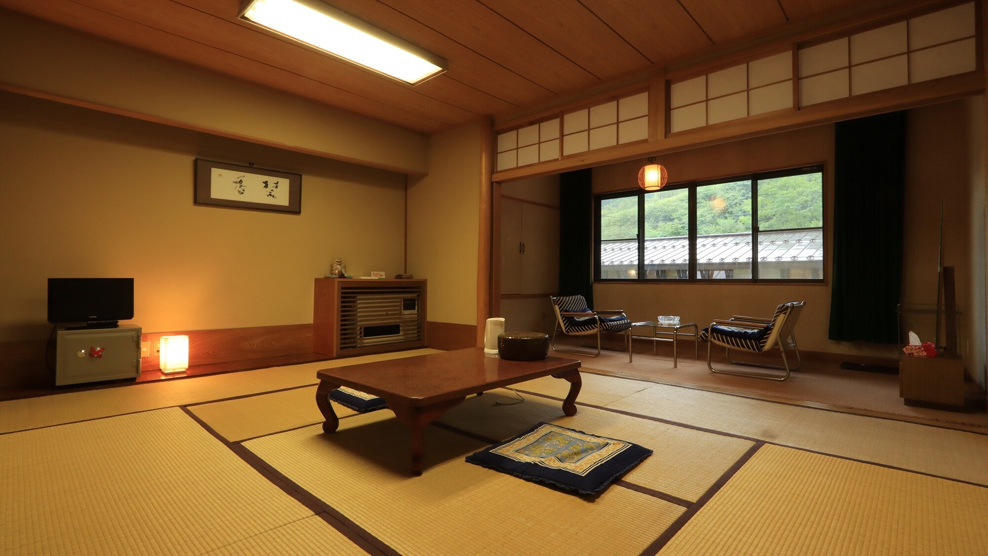 [Annex] 10 tatami Japanese-style room with veranda and toilet and washbasin
