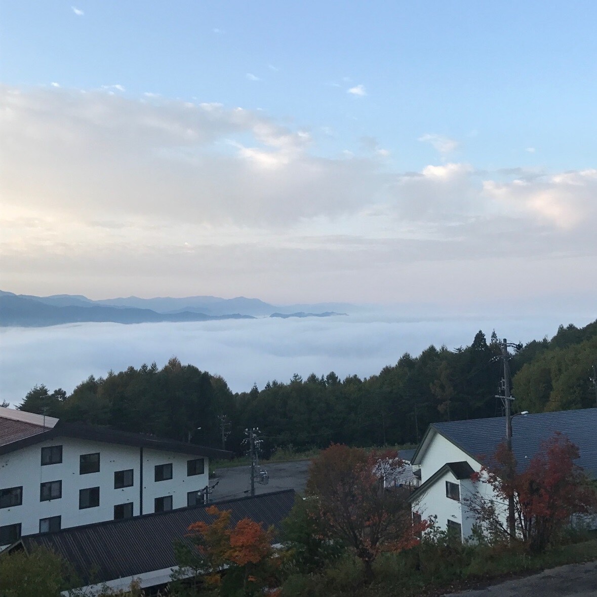 Early morning sea of clouds from Cairn