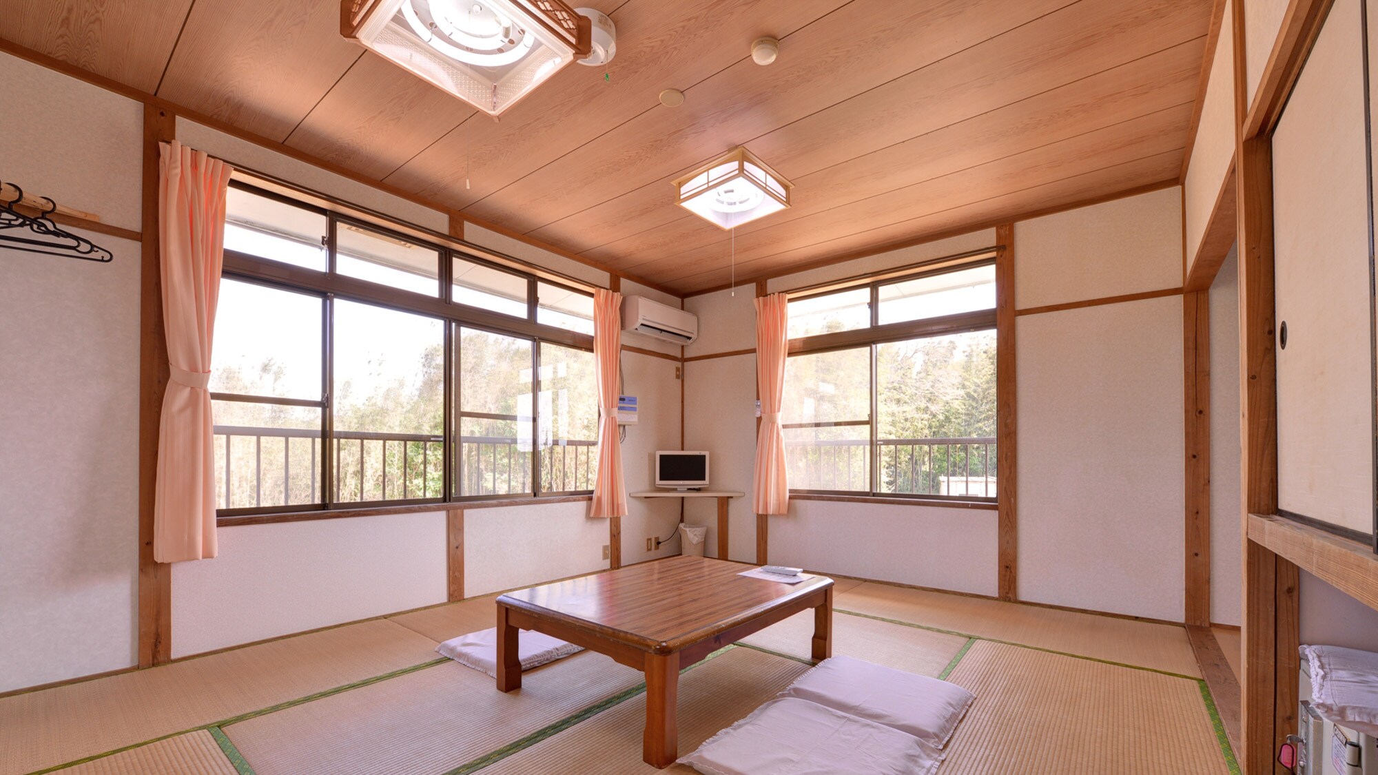 ※10帖日式房間（客房範例）/最適合團體及家庭入住！以遠處海浪聲作為背景音樂，享受輕鬆的時刻。