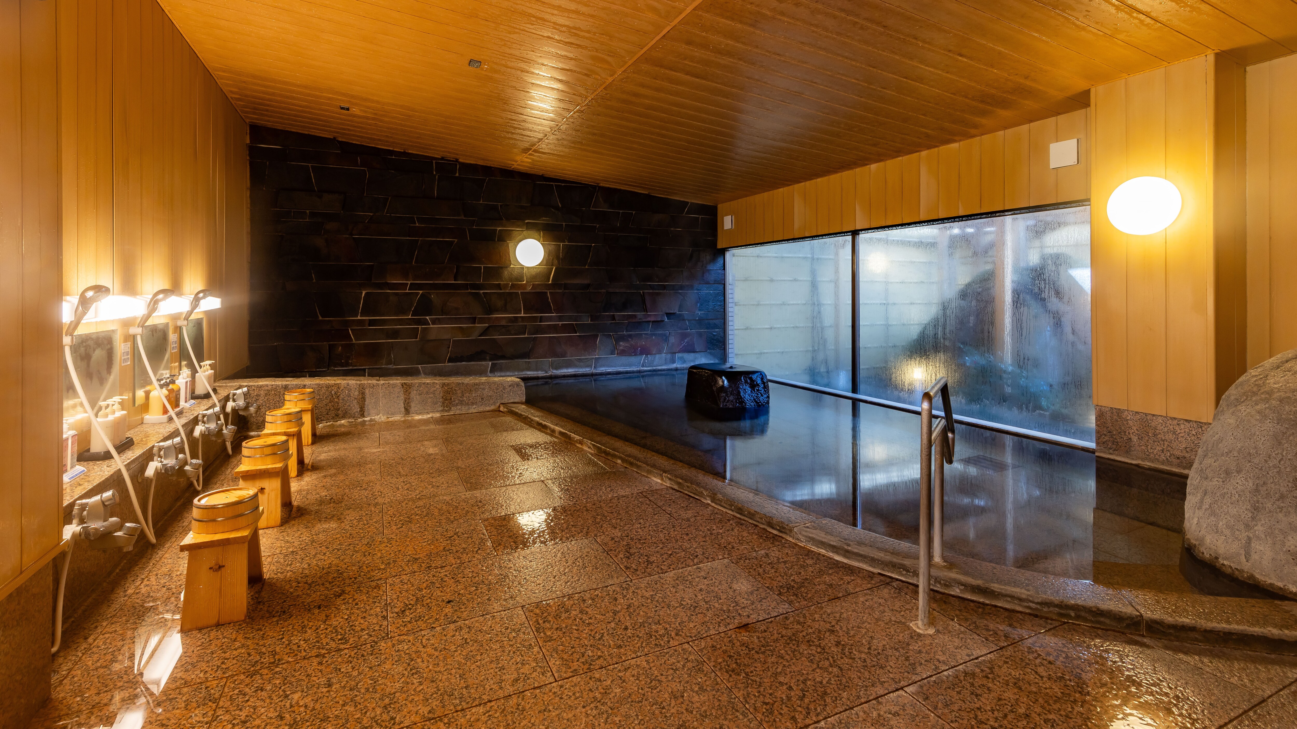 Large public bath, indoor bath <Hirame no Yu (Flounder Bath)>