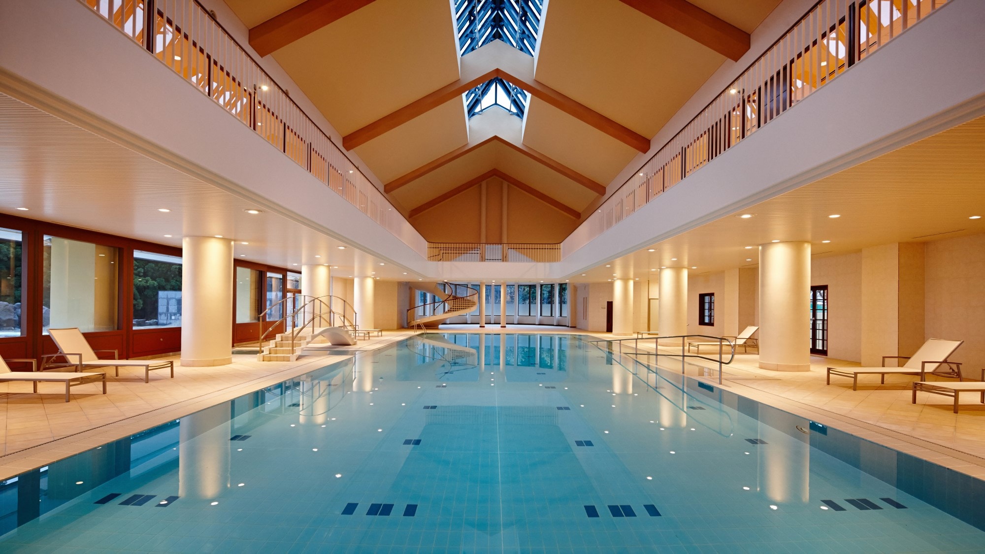 Indoor pool [Arai Building 2nd floor]