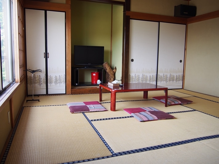 Japanese-style room