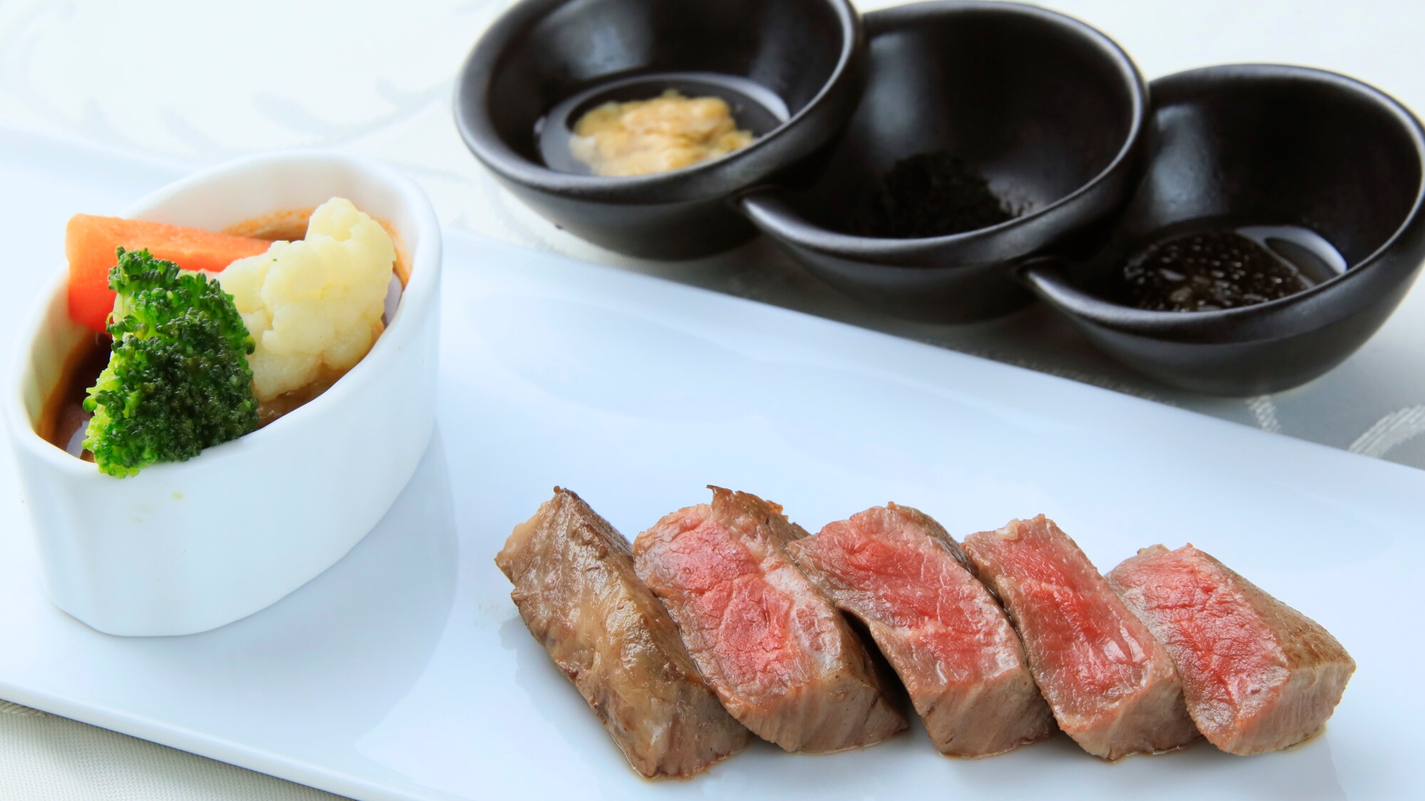 【Viande】신슈 3종의 미각과 함께 맛보는 스테이크 ※이미지