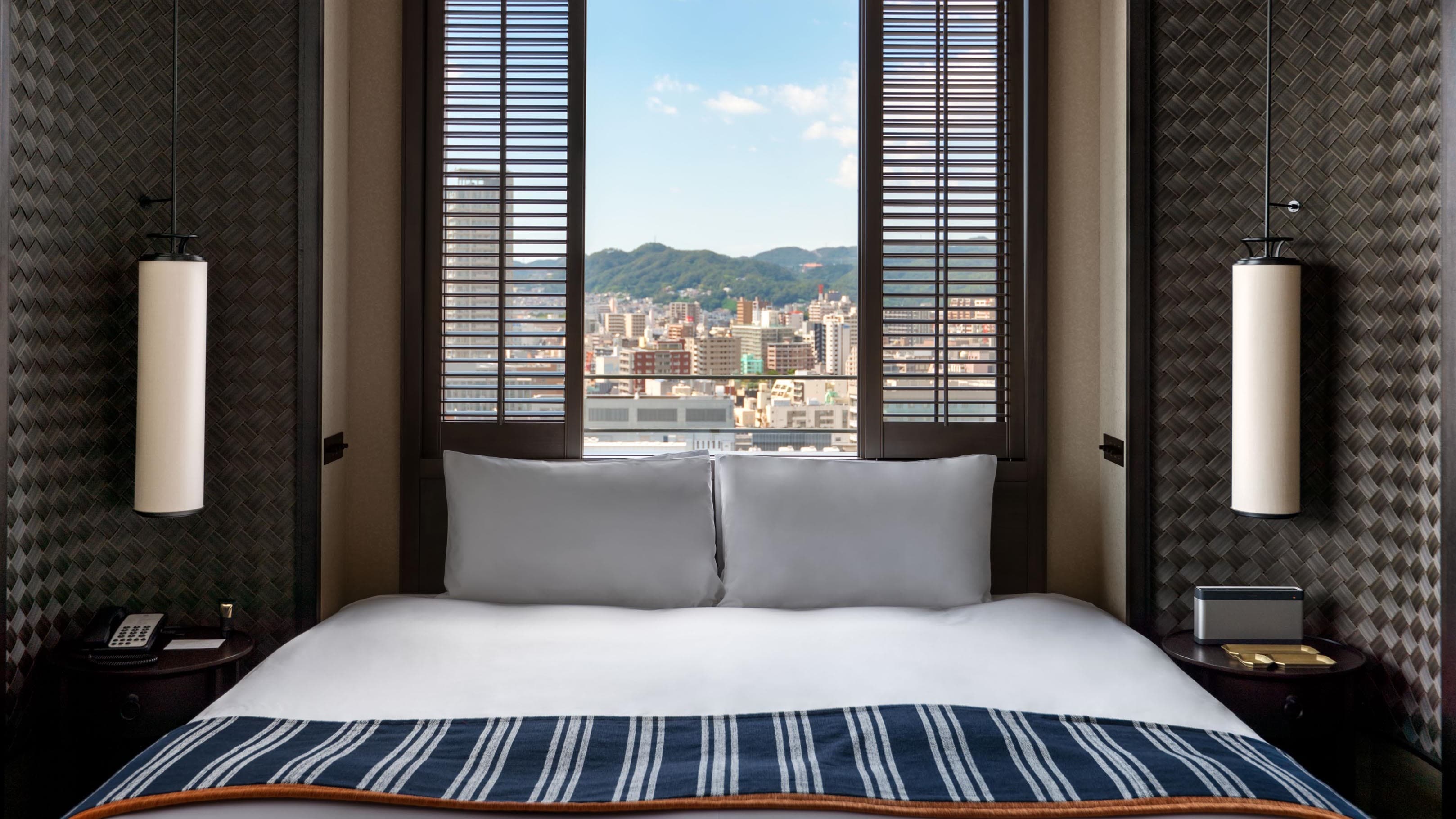 Junior Suite King / High Floor, Free Minibar (Bedroom)